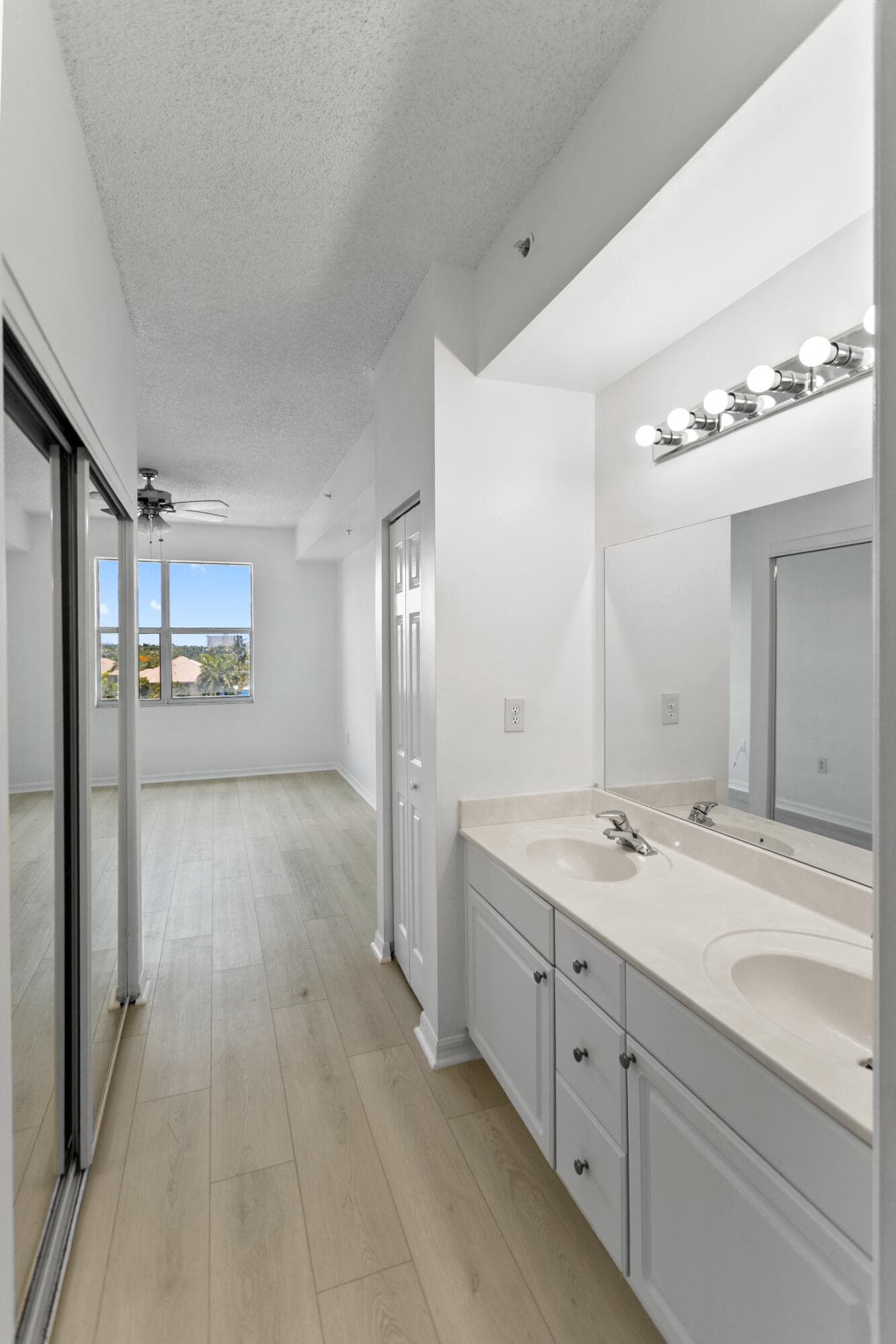 27 Royal Palm Way 503, Boca Raton, FL 33432 — photo 20 of 37