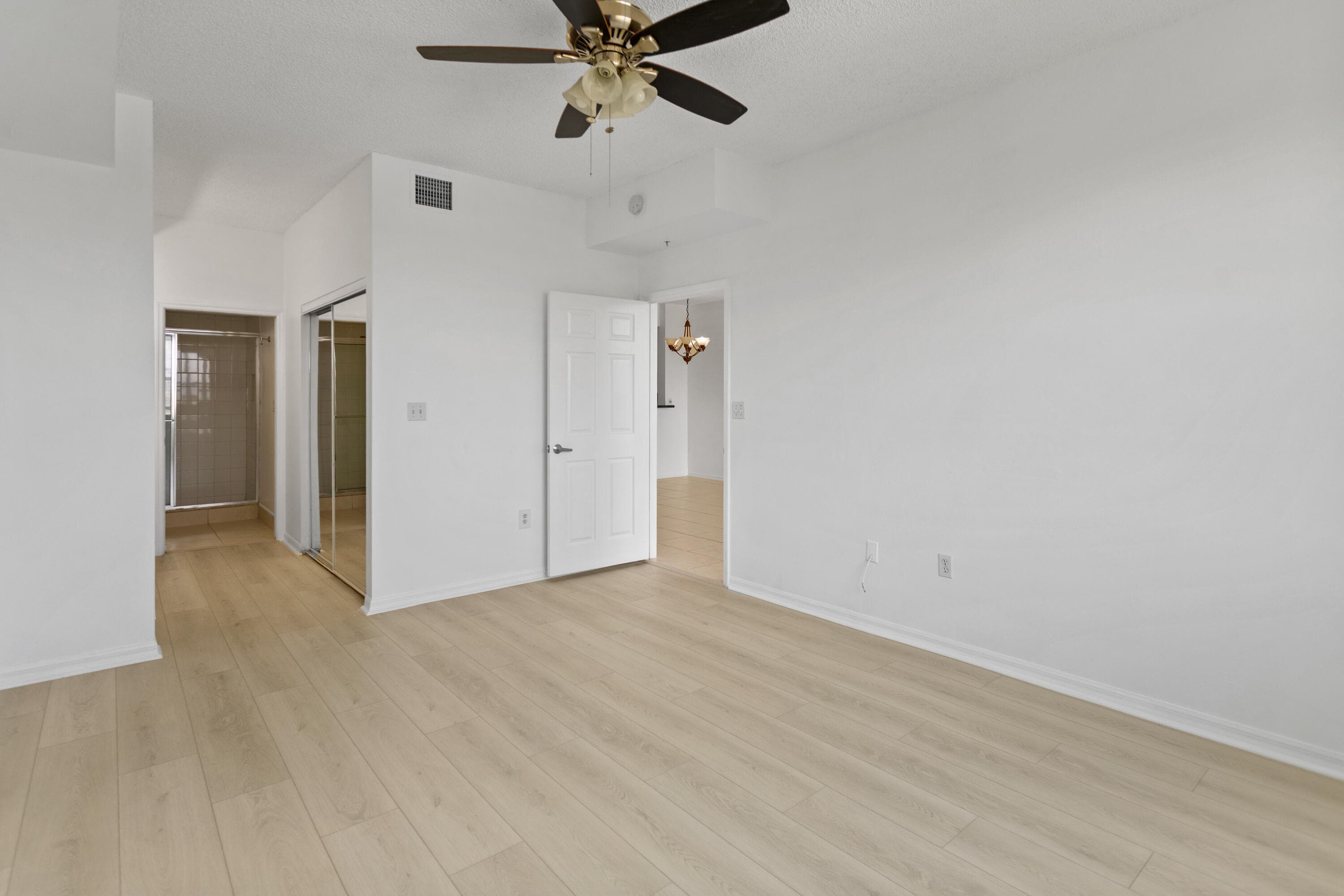 27 Royal Palm Way 503, Boca Raton, FL 33432 — photo 15 of 37