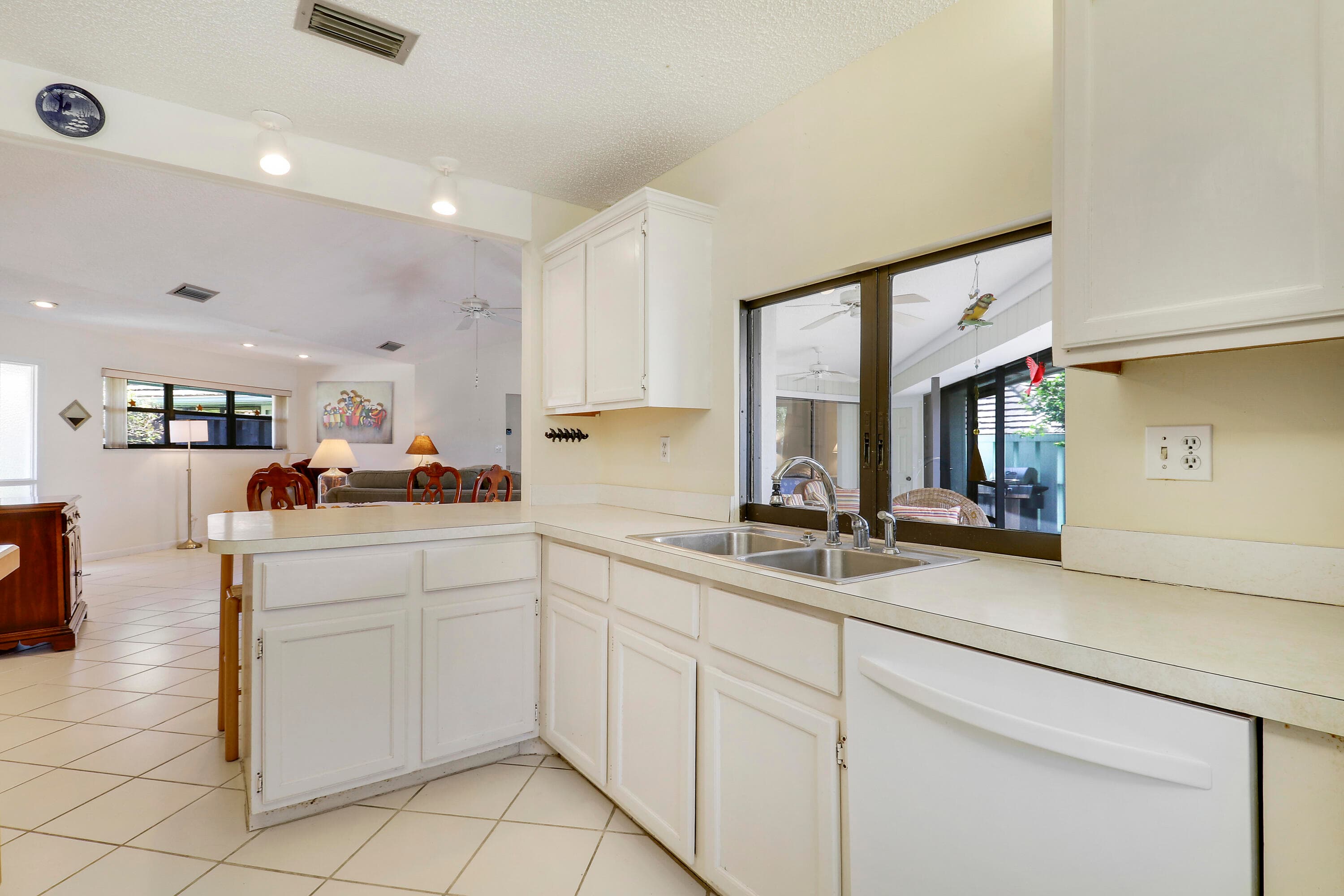 1127 E Seminole Avenue 15b, Jupiter, FL 33477 — photo 15 of 37