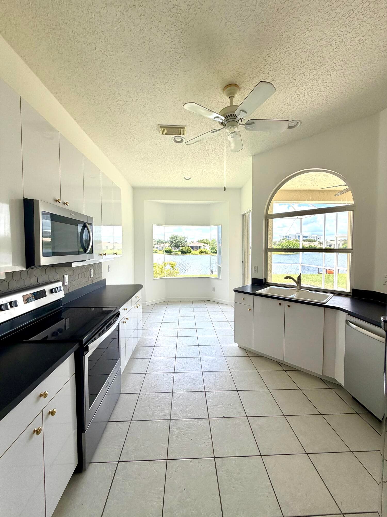 702 SW Aruba, Port St. Lucie, FL 34986 — photo 7 of 26