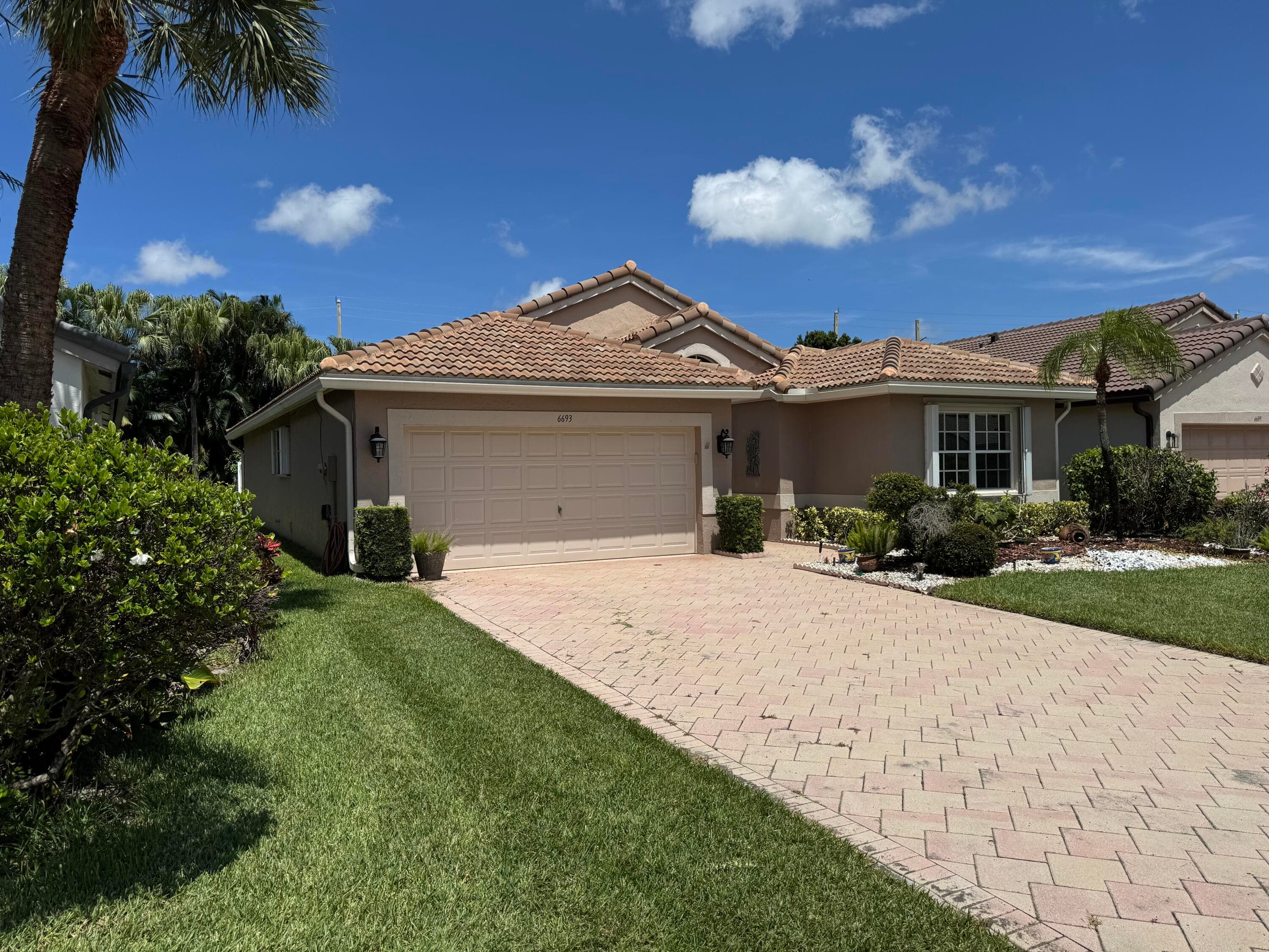 6693 Sun River Road, Boynton Beach, FL 33437 — photo 1 of 23