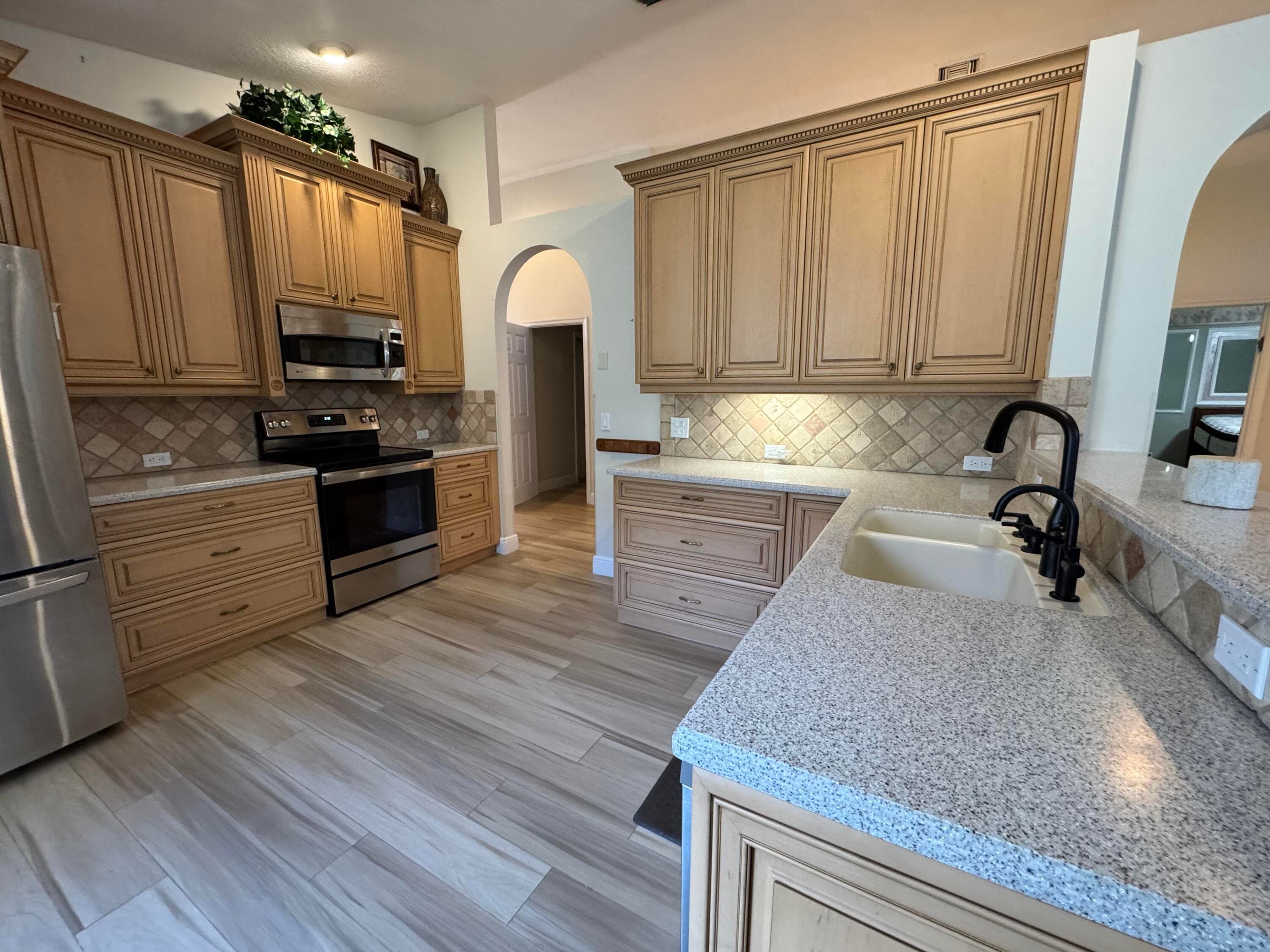 6693 Sun River Road, Boynton Beach, FL 33437 — photo 9 of 23