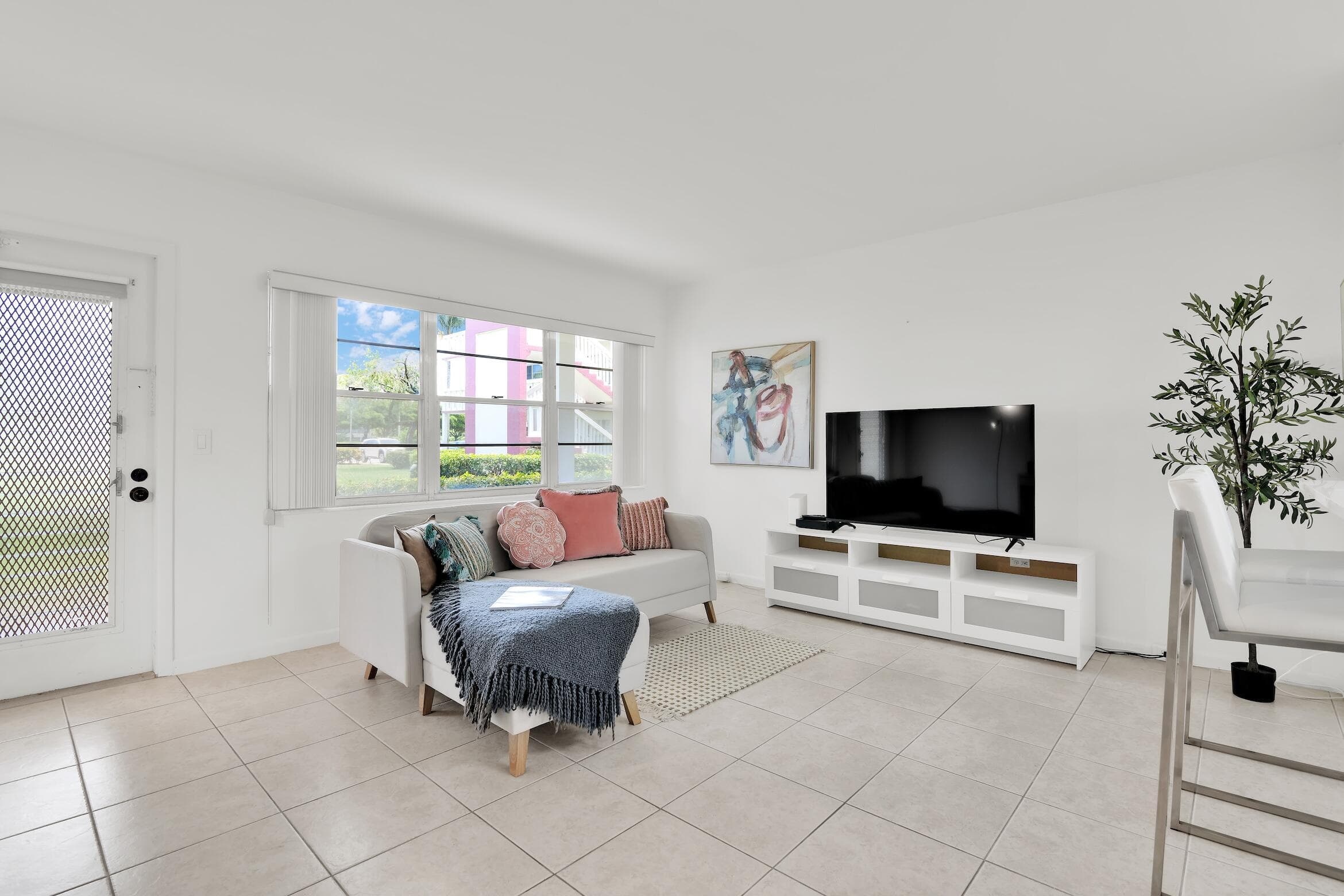 175 Fanshaw E, Boca Raton, FL 33434 — photo 6 of 26