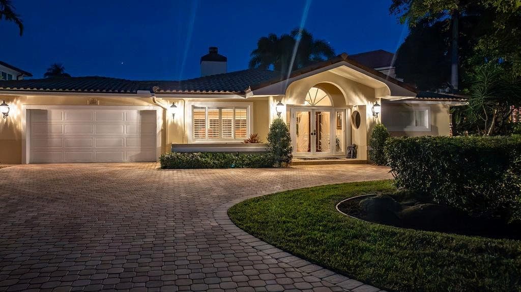 2317 NE 28th Court, Lighthouse Point, FL 33064 — photo 3 of 49
