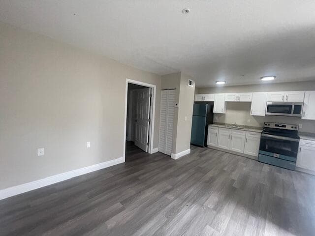4393 Windsor Avenue 8, West Palm Beach, FL 33407 — photo 4 of 13