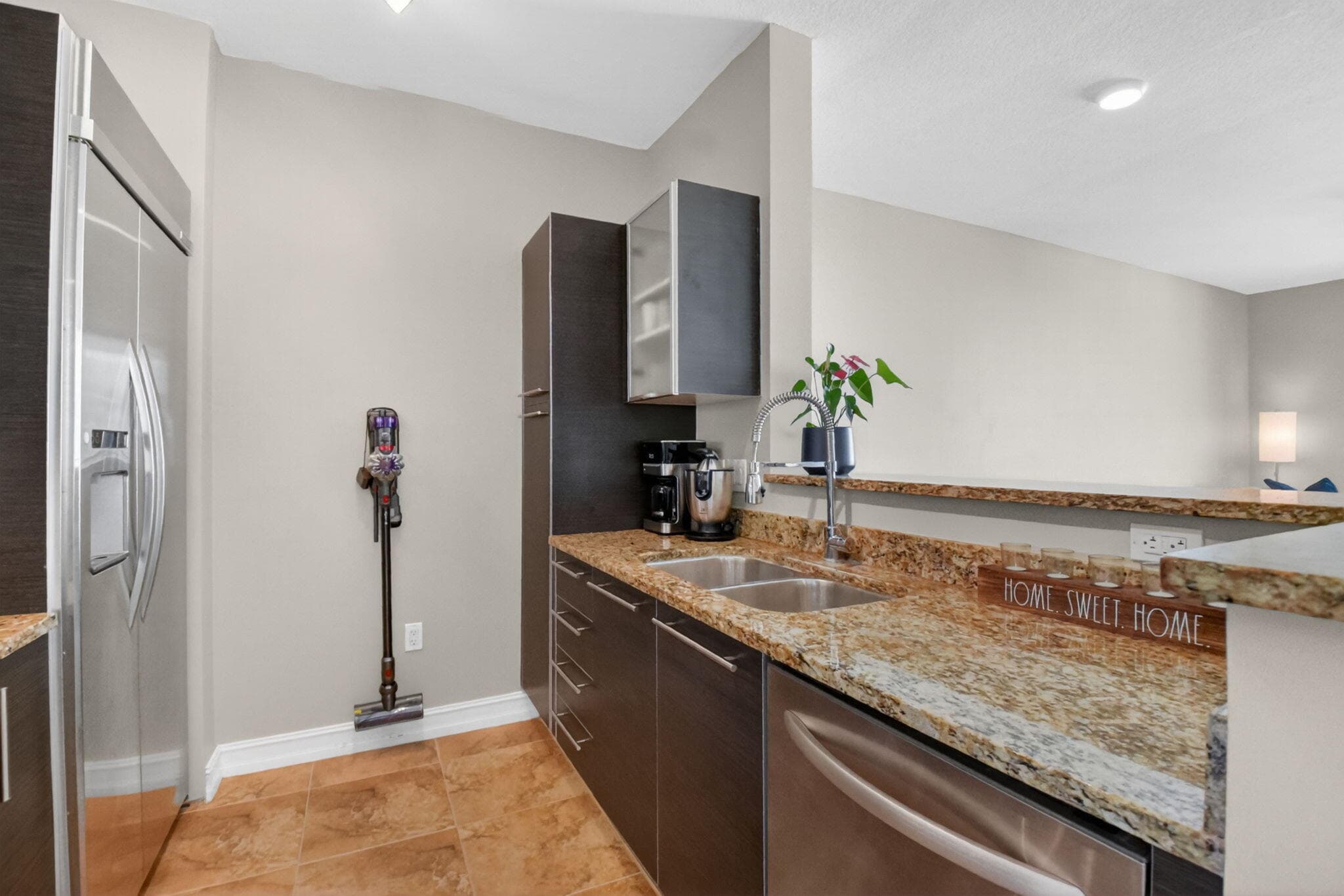 550 Okeechobee Boulevard 821, West Palm Beach, FL 33401 — photo 16 of 109