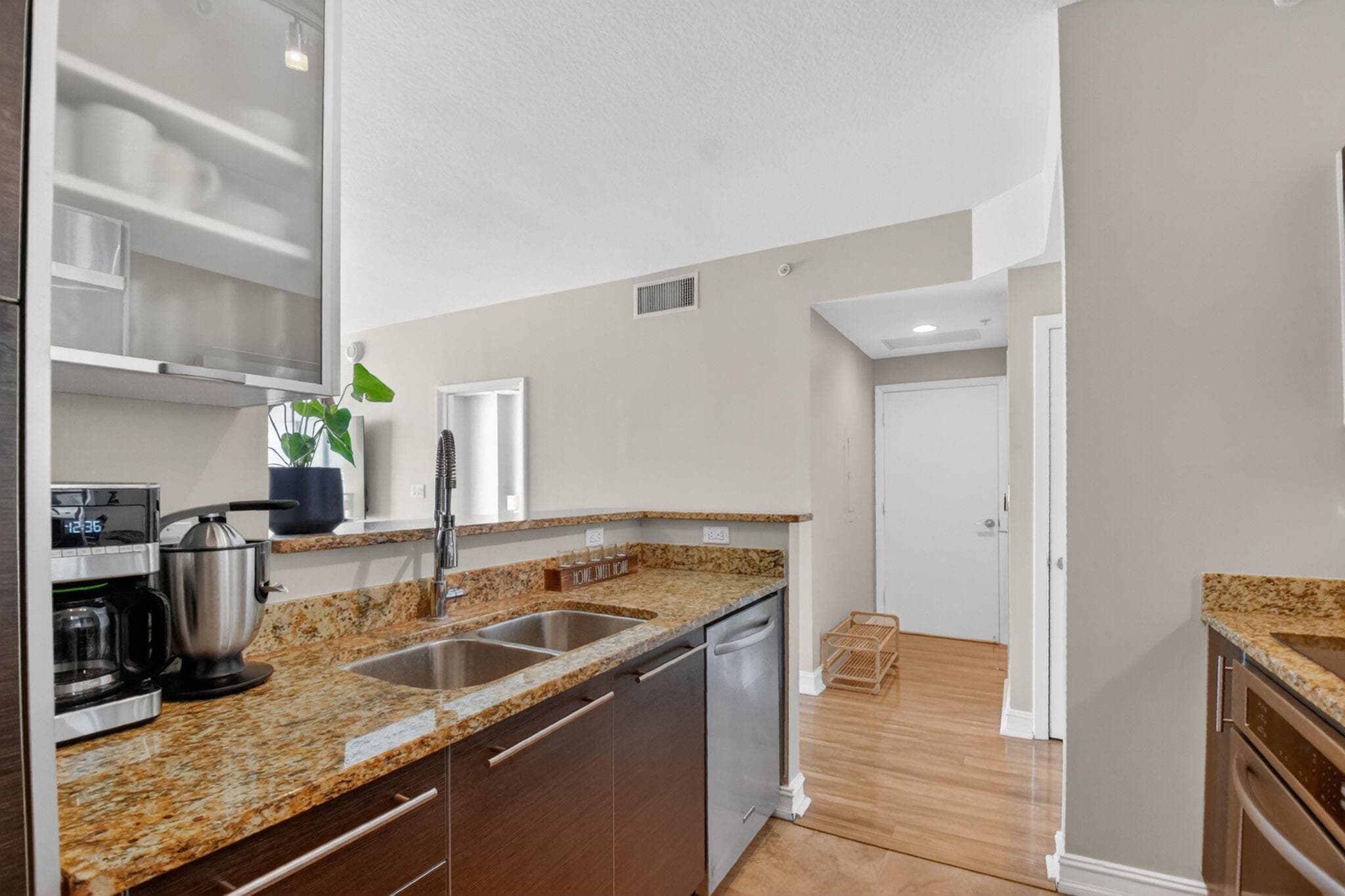 550 Okeechobee Boulevard 821, West Palm Beach, FL 33401 — photo 12 of 109
