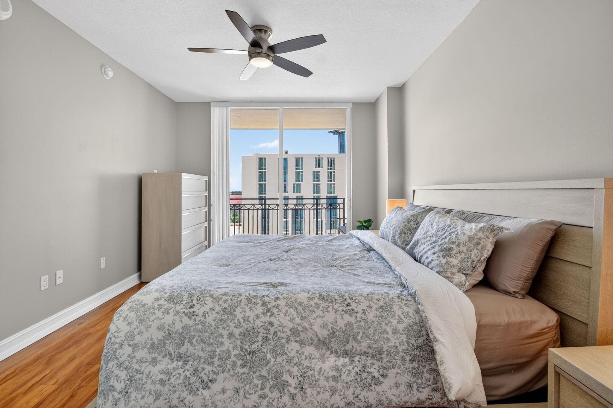 550 Okeechobee Boulevard 821, West Palm Beach, FL 33401 — photo 21 of 109