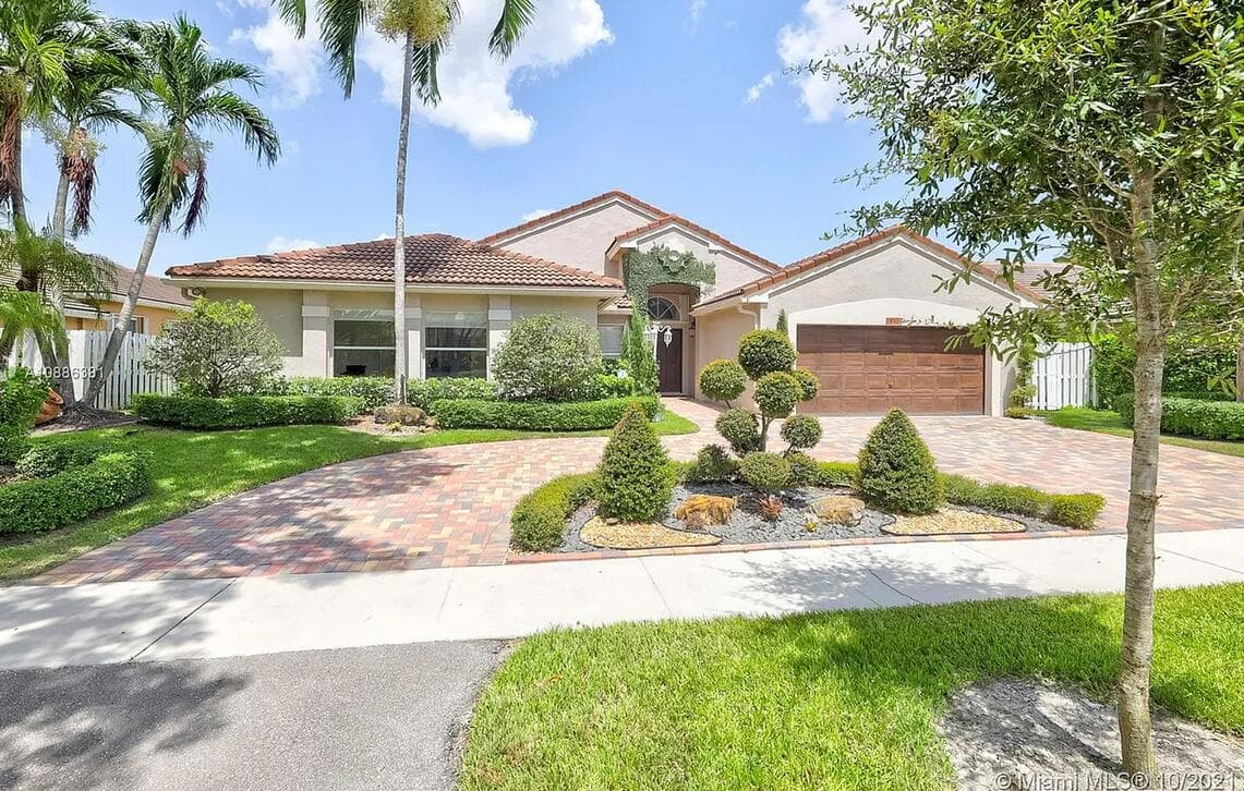 912 NW 132nd Avenue, Sunrise, FL 33325 — photo 3 of 13