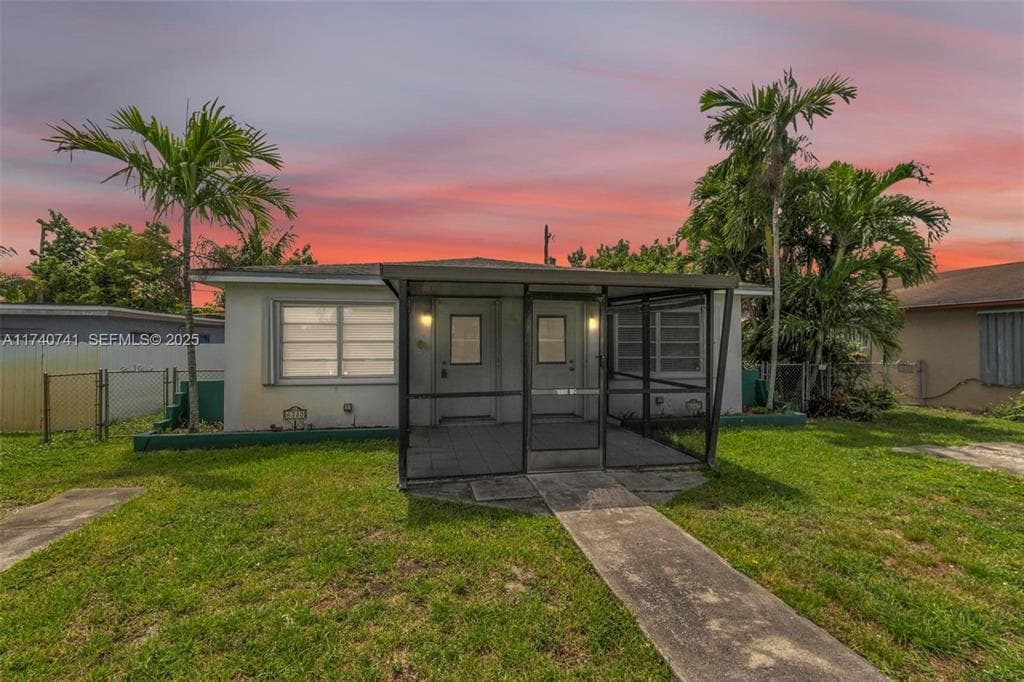 6340 Dawson Street, Hollywood, FL 33023 — photo 2 of 33