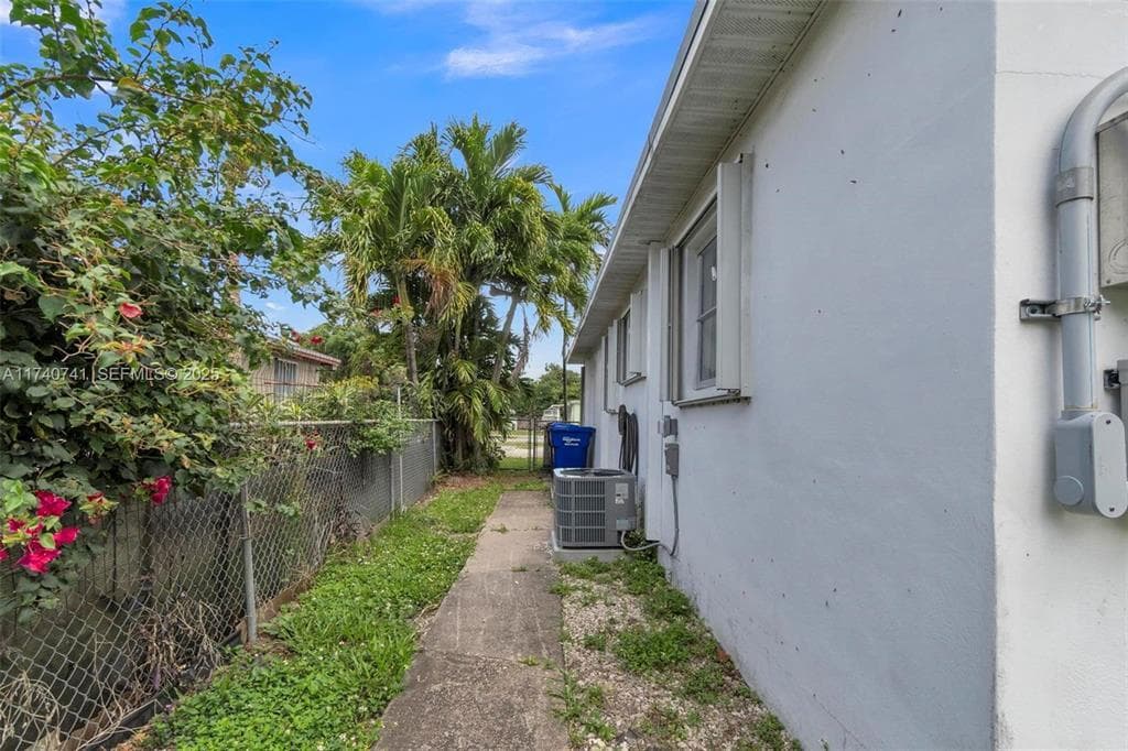 6340 Dawson Street, Hollywood, FL 33023 — photo 30 of 33
