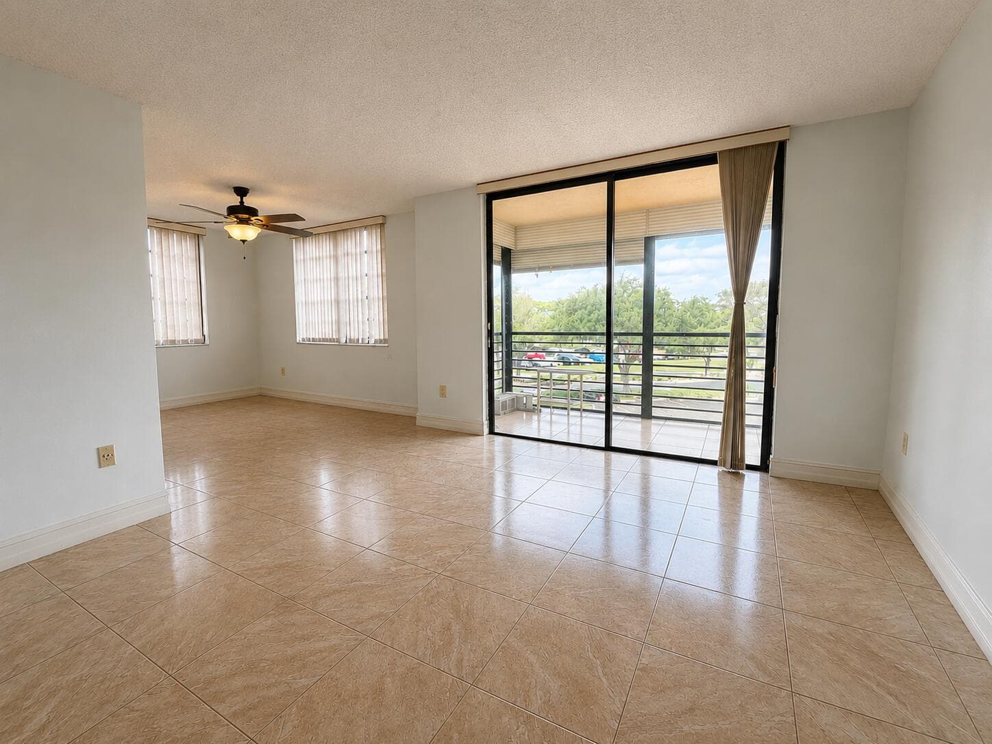 1000 Colony Point Circle 315, Pembroke Pines, FL 33026 — photo 1 of 11