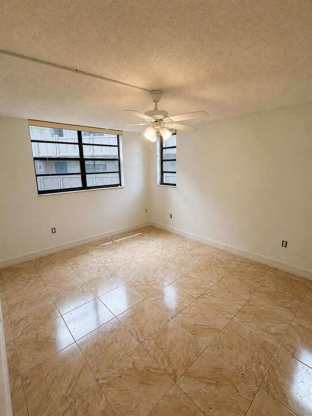 1000 Colony Point Circle 315, Pembroke Pines, FL 33026 — photo 3 of 11