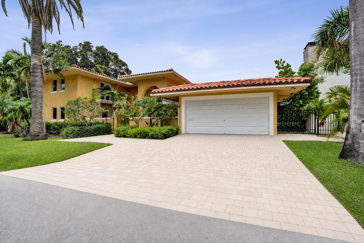 449 Isle Of Palms Drive, Fort Lauderdale, FL 33301 — photo 2 of 42