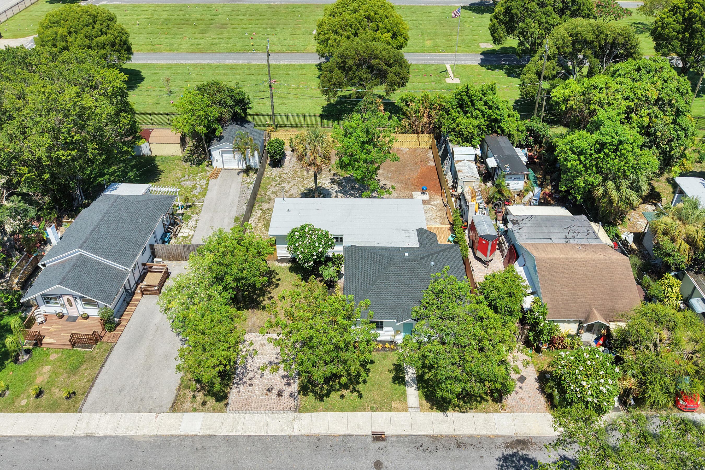 716 S Pine Street, Lake Worth Beach, FL 33460 — photo 5 of 49