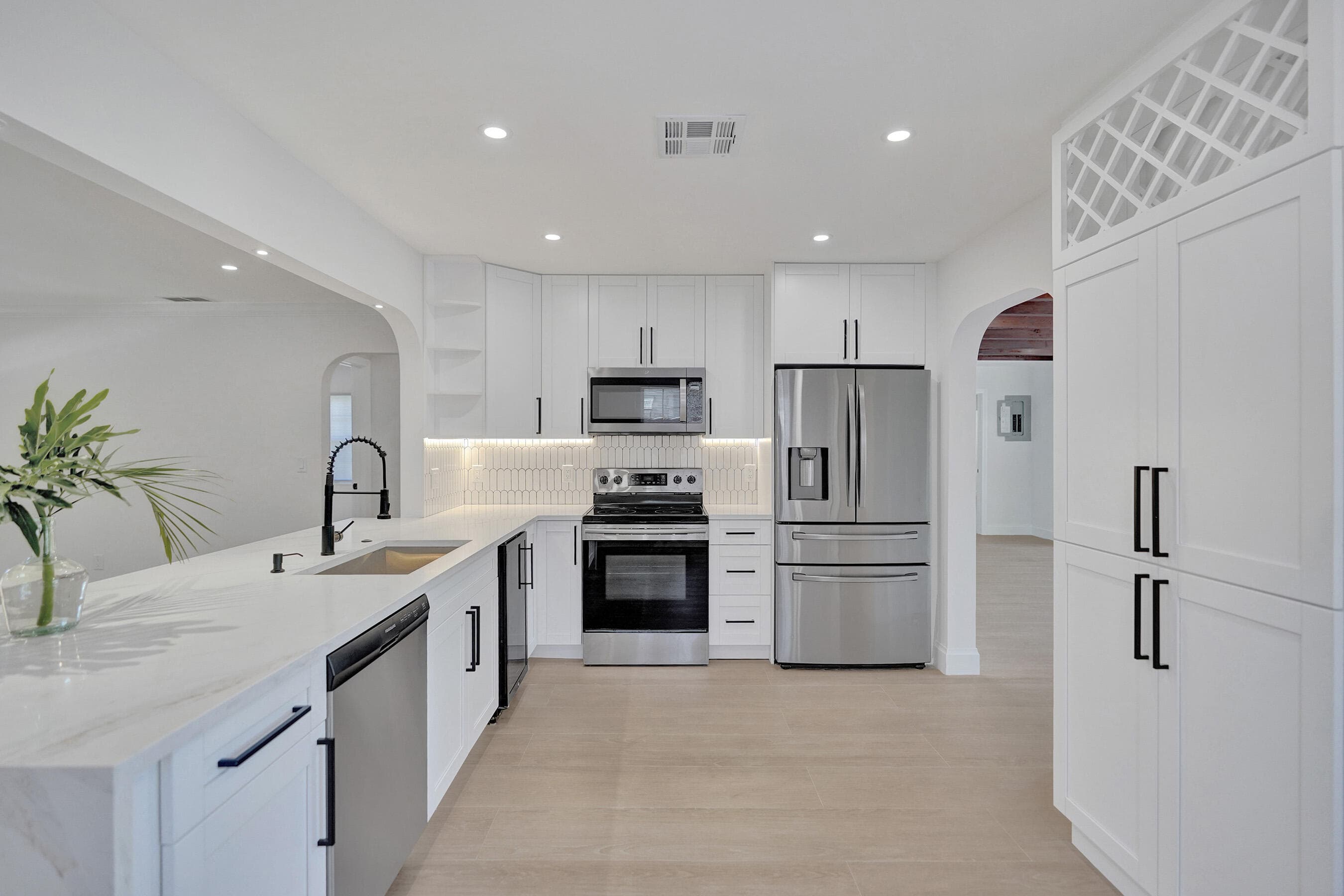 716 S Pine Street, Lake Worth Beach, FL 33460 — photo 13 of 49