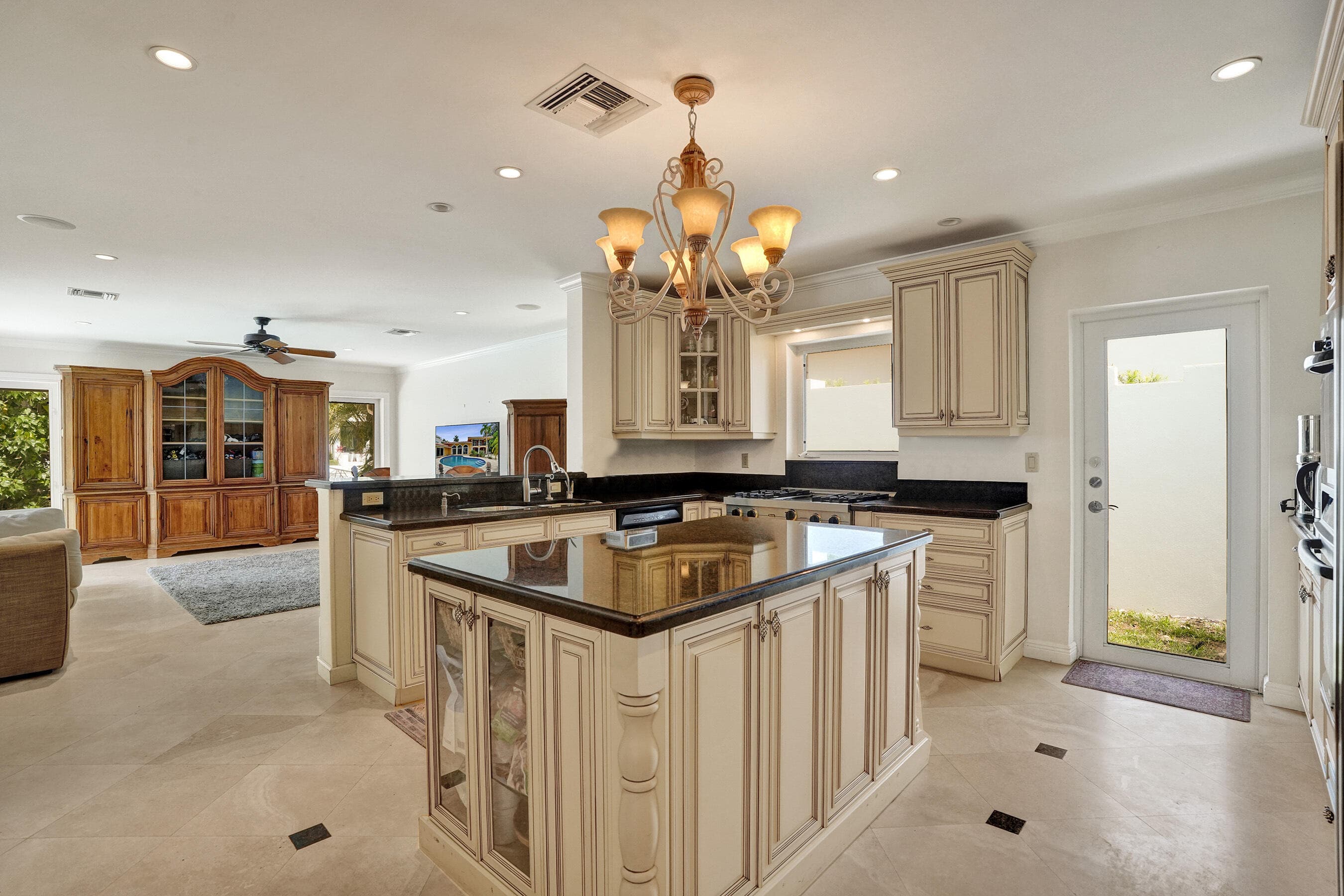 449 Isle Of Palms Drive, Fort Lauderdale, FL 33301 — photo 10 of 42