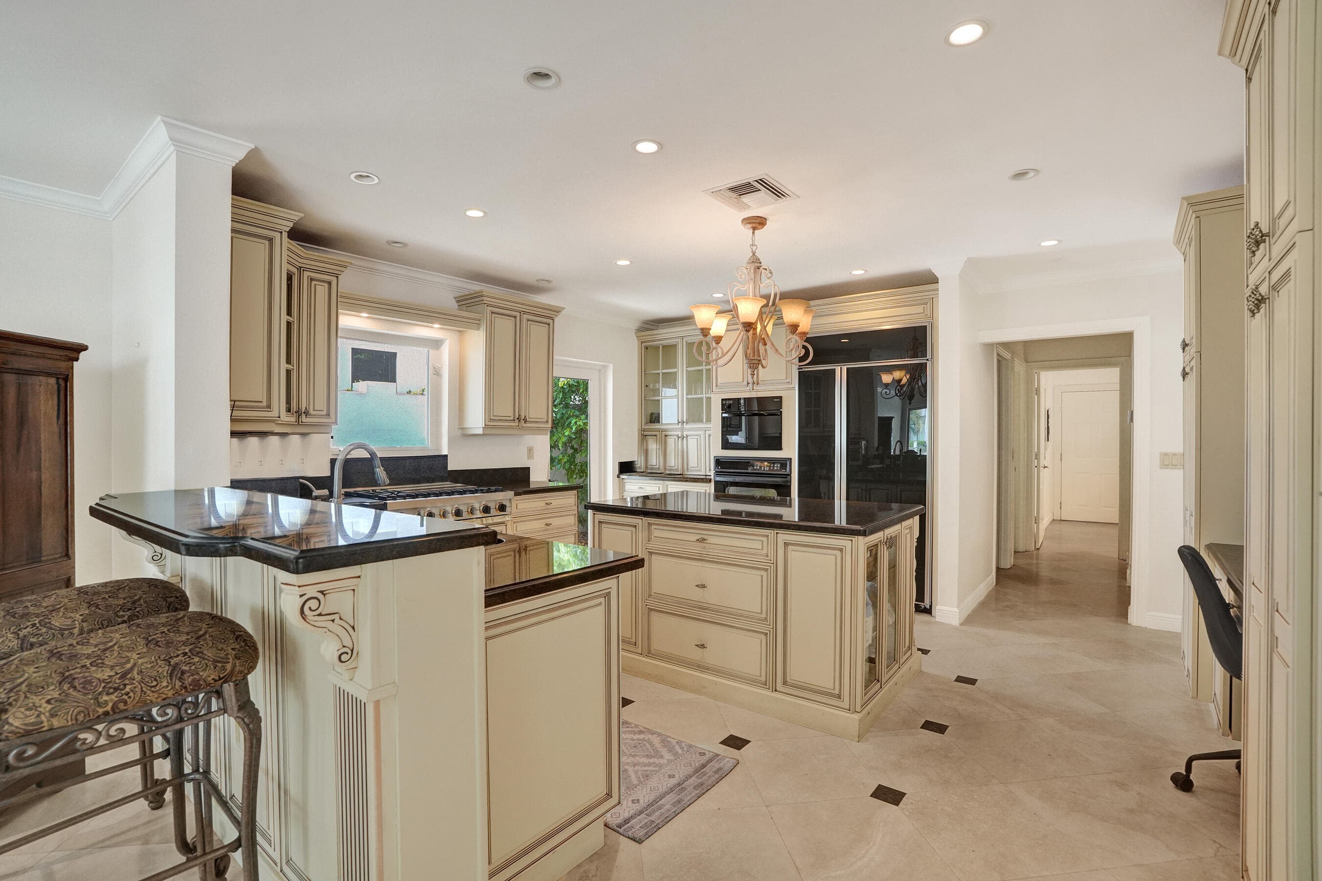 449 Isle Of Palms Drive, Fort Lauderdale, FL 33301 — photo 11 of 42