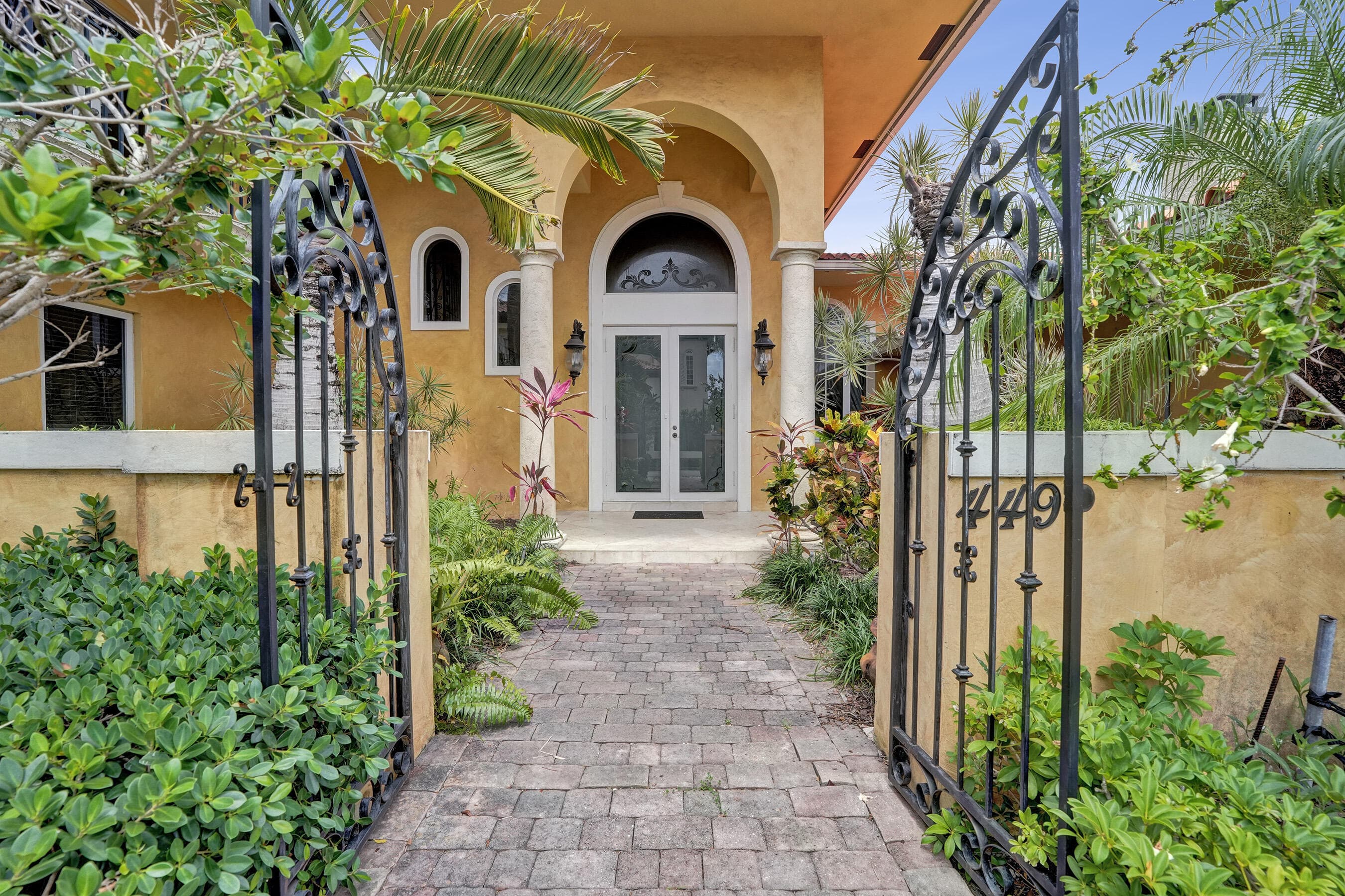 449 Isle Of Palms Drive, Fort Lauderdale, FL 33301 — photo 3 of 42