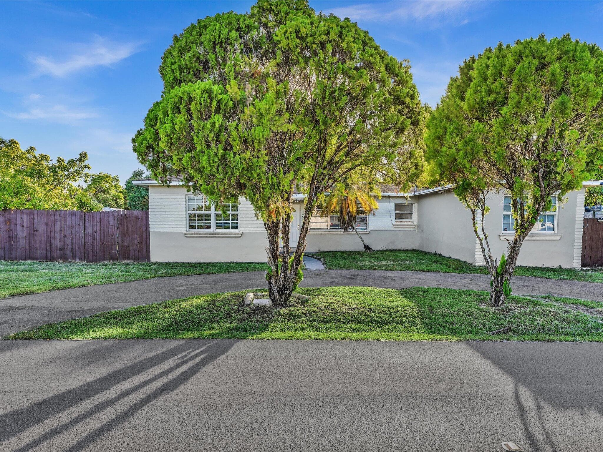 700 SW 5th Court, Hallandale Beach, FL 33009 — photo 2 of 46