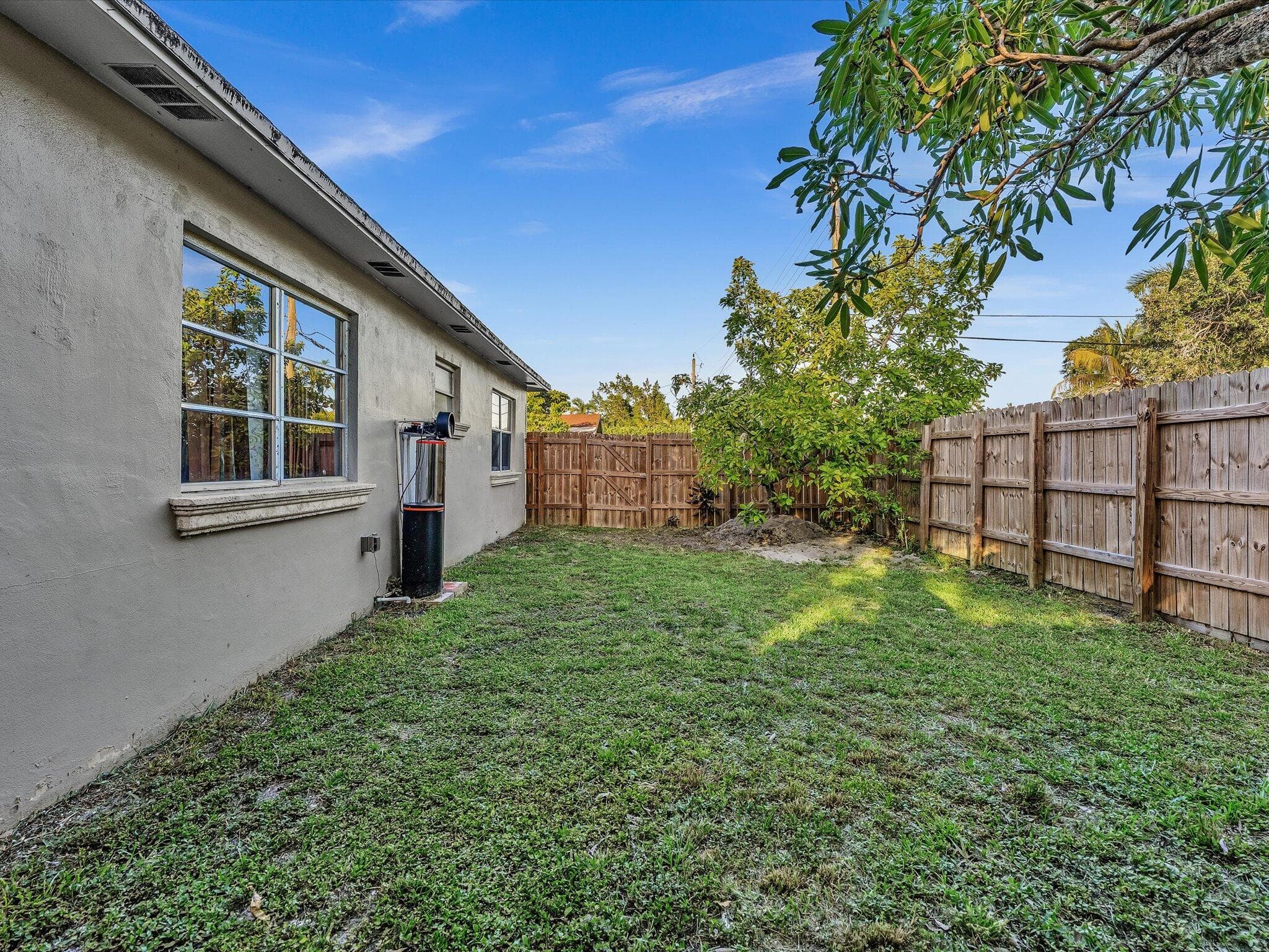 700 SW 5th Court, Hallandale Beach, FL 33009 — photo 28 of 46