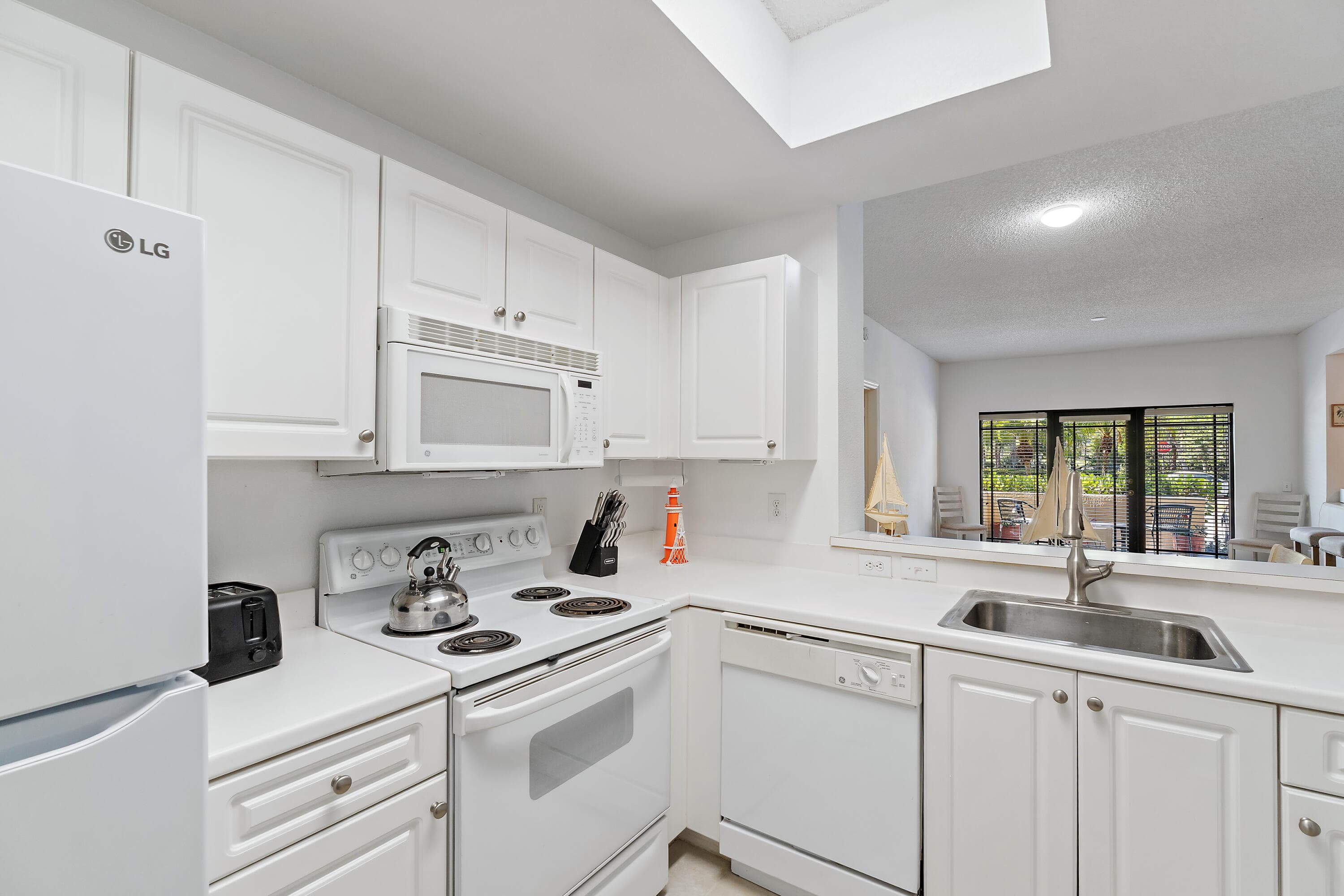 2915 Tuscany Court 102, Palm Beach Gardens, FL 33410 — photo 19 of 47