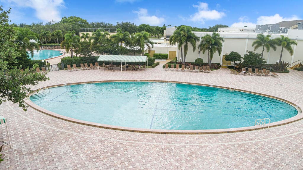 362 Northampton R 362, West Palm Beach, FL 33417 — photo 32 of 42