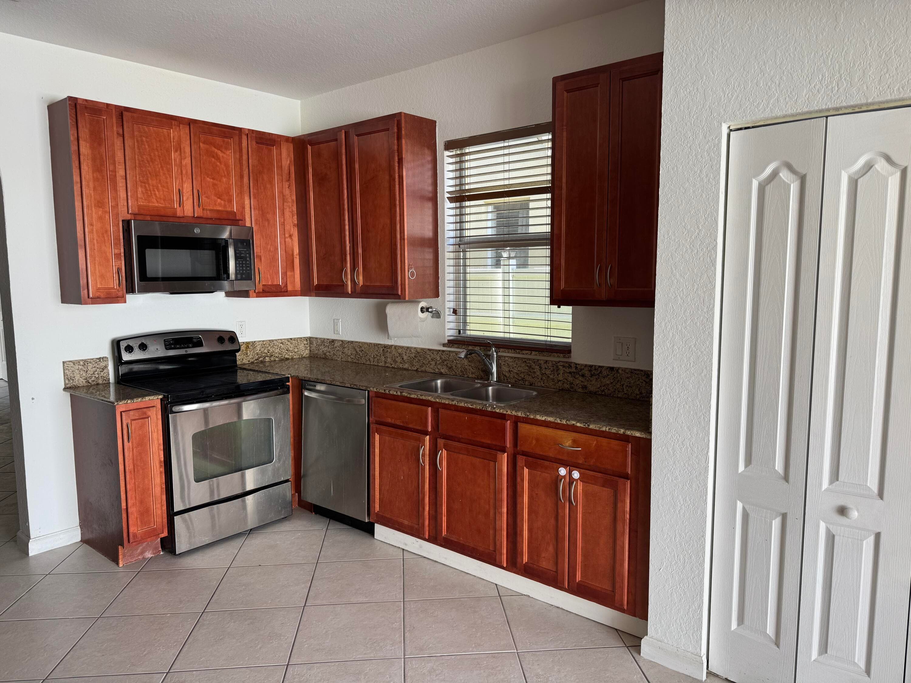 3977 NE 11th Drive, Homestead, FL 33033 — photo 6 of 11