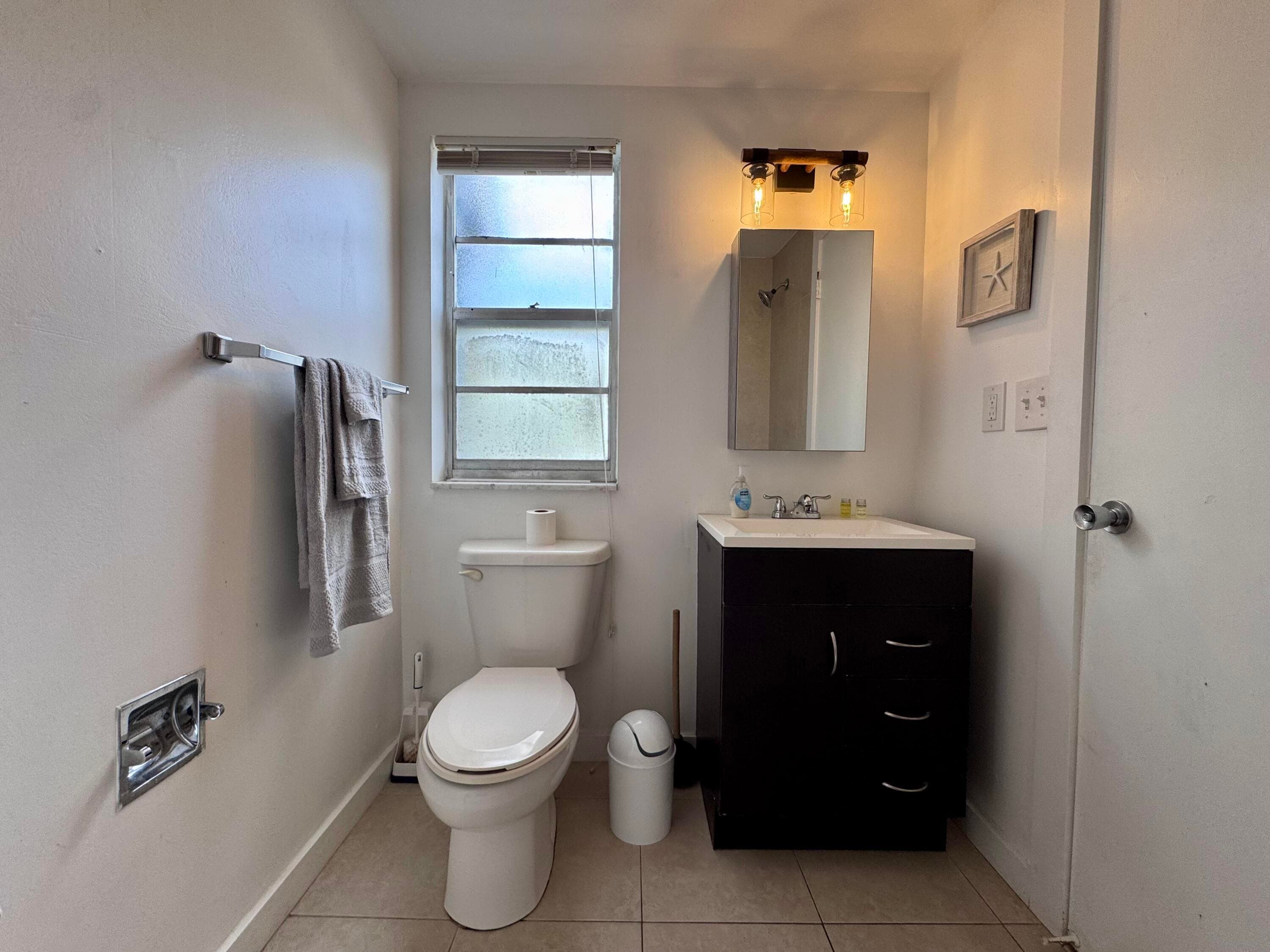 202 Lucerne Avenue Unit 12, Lake Worth Beach, FL 33460 — photo 7 of 44