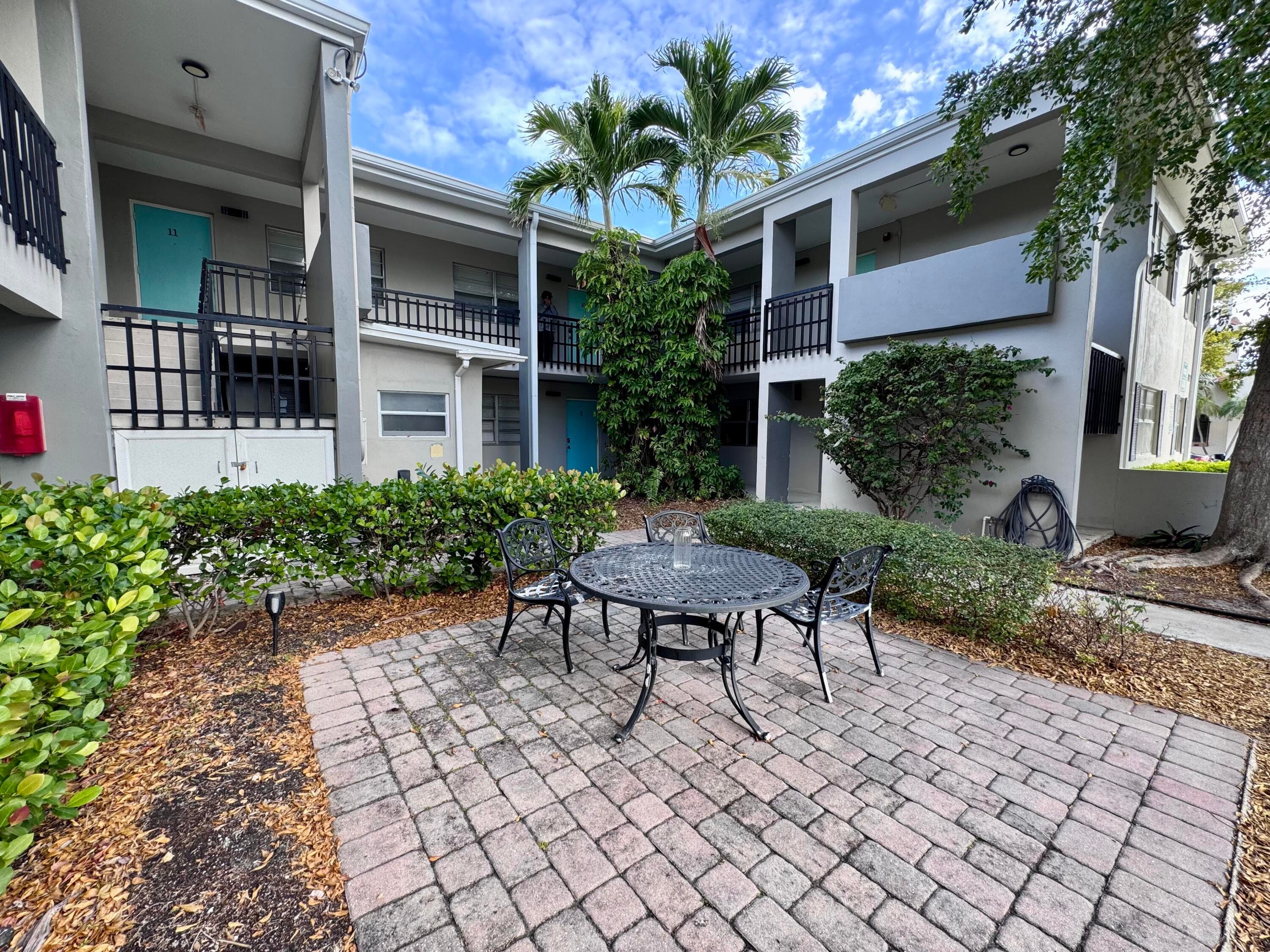 202 Lucerne Avenue Unit 12, Lake Worth Beach, FL 33460 — photo 21 of 44