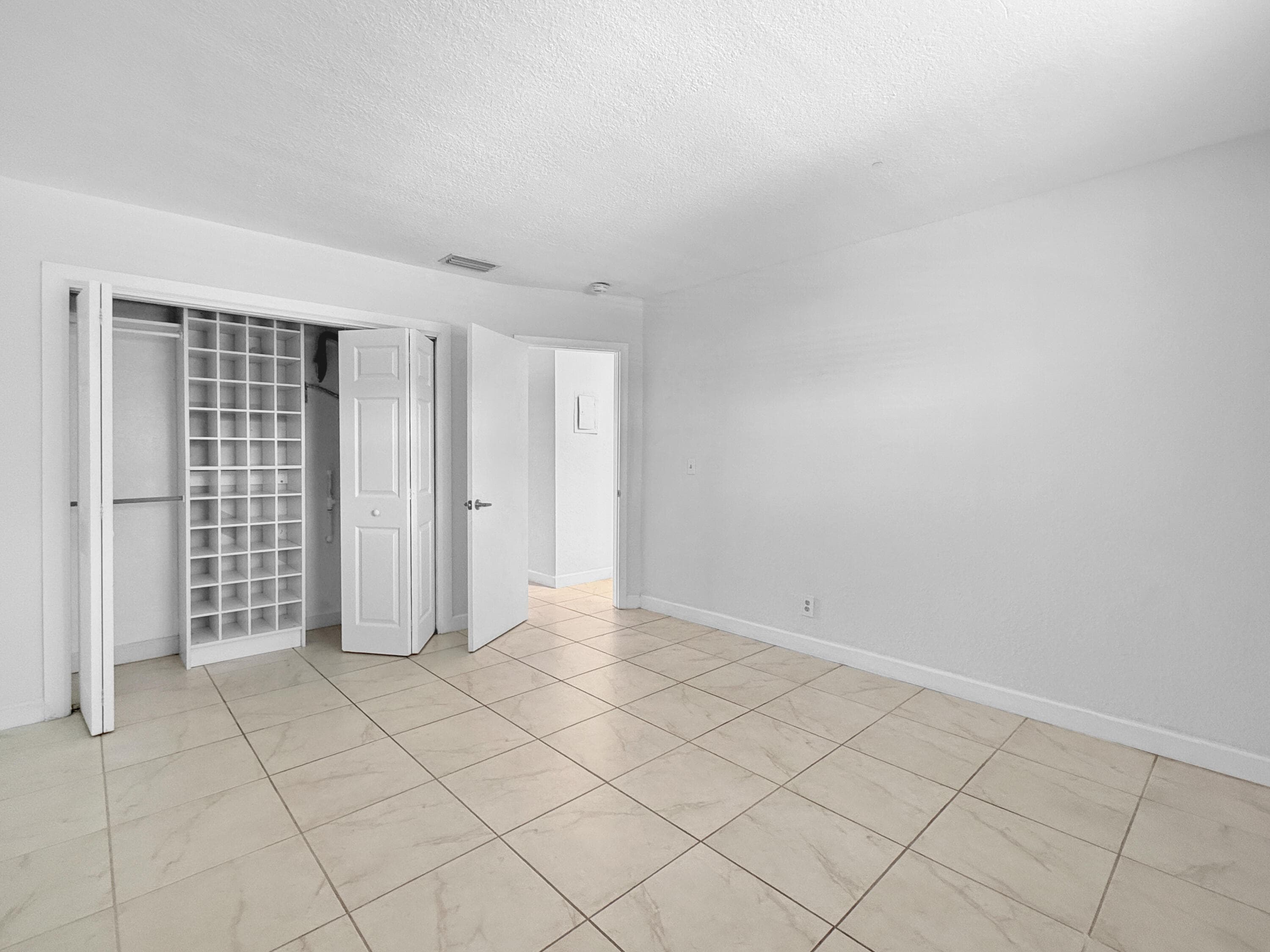 2607 NE 8th Avenue 29, Wilton Manors, FL 33334 — photo 12 of 19
