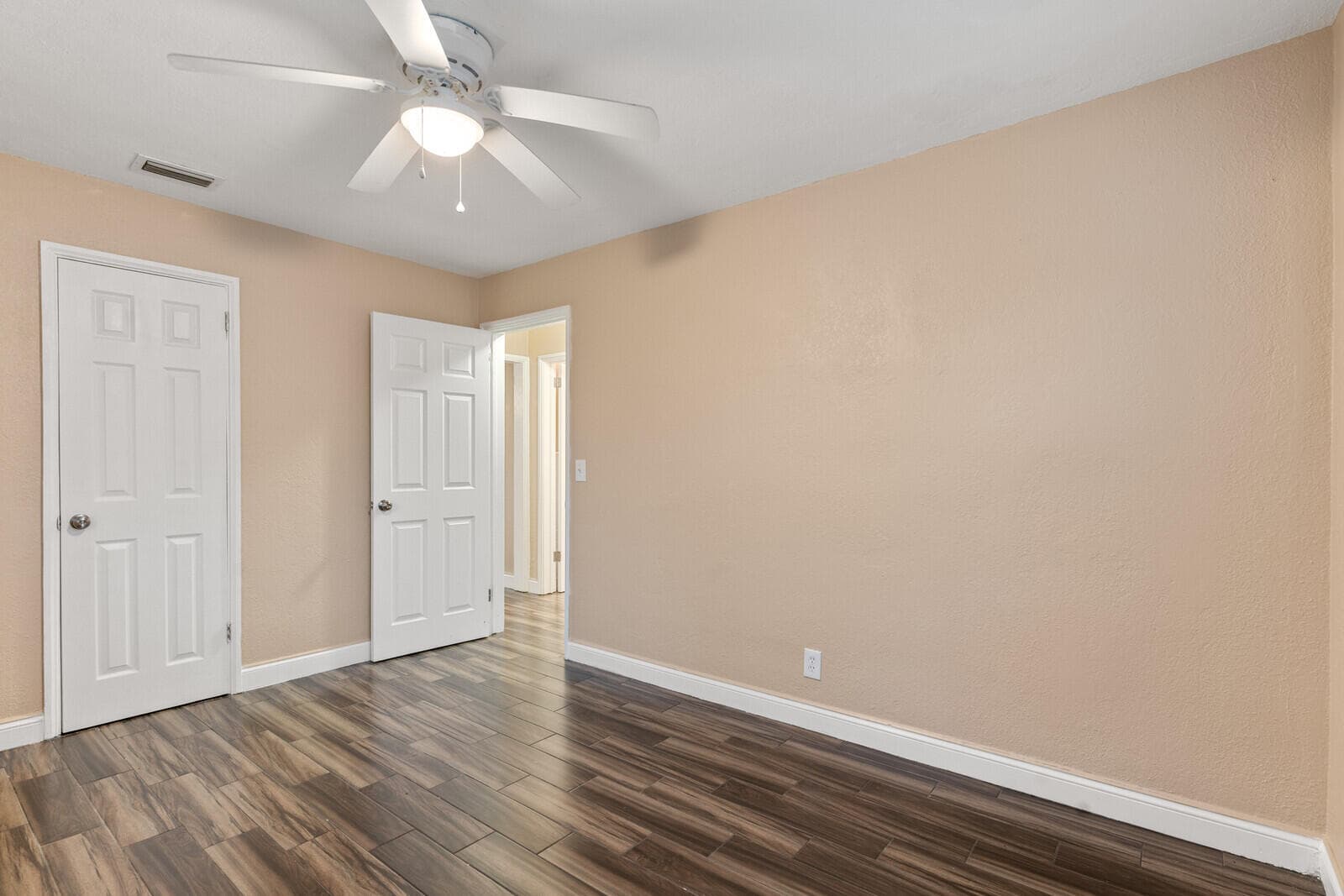 957 30th Street, West Palm Beach, FL 33407 — photo 11 of 33