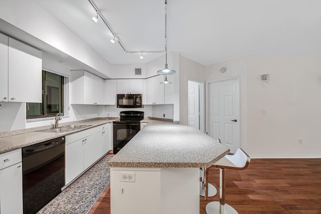 2105 Lavers Circle 306, Delray Beach, FL 33444 — photo 12 of 32