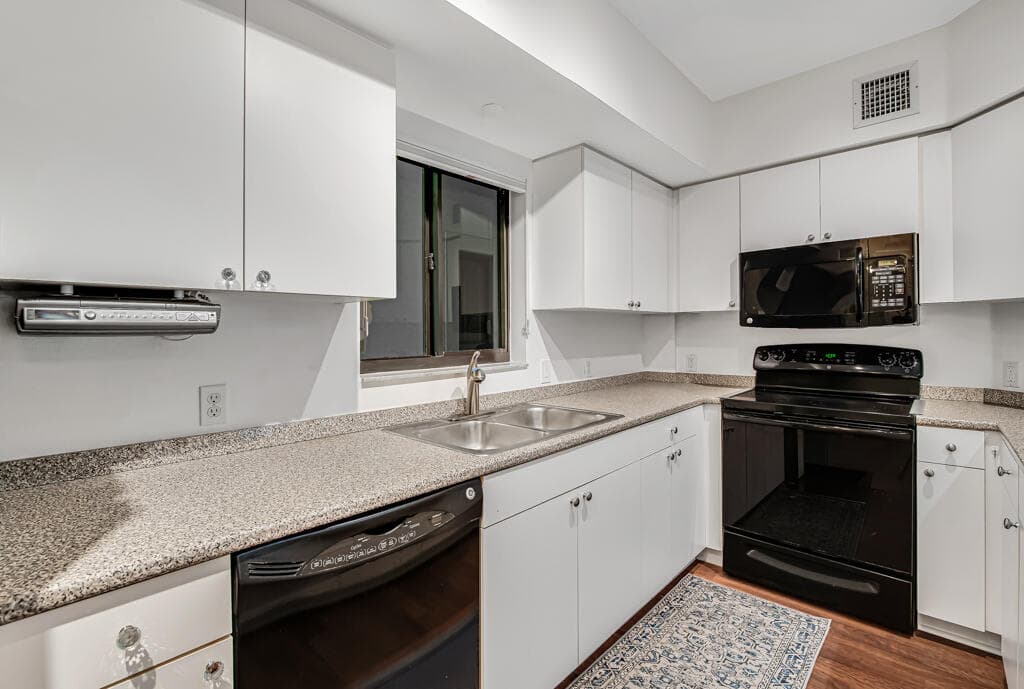 2105 Lavers Circle 306, Delray Beach, FL 33444 — photo 13 of 32