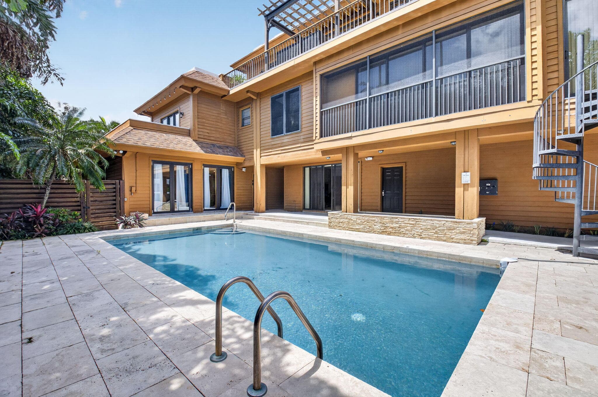 122 Andrews Avenue B, Delray Beach, FL 33483 — photo 4 of 45