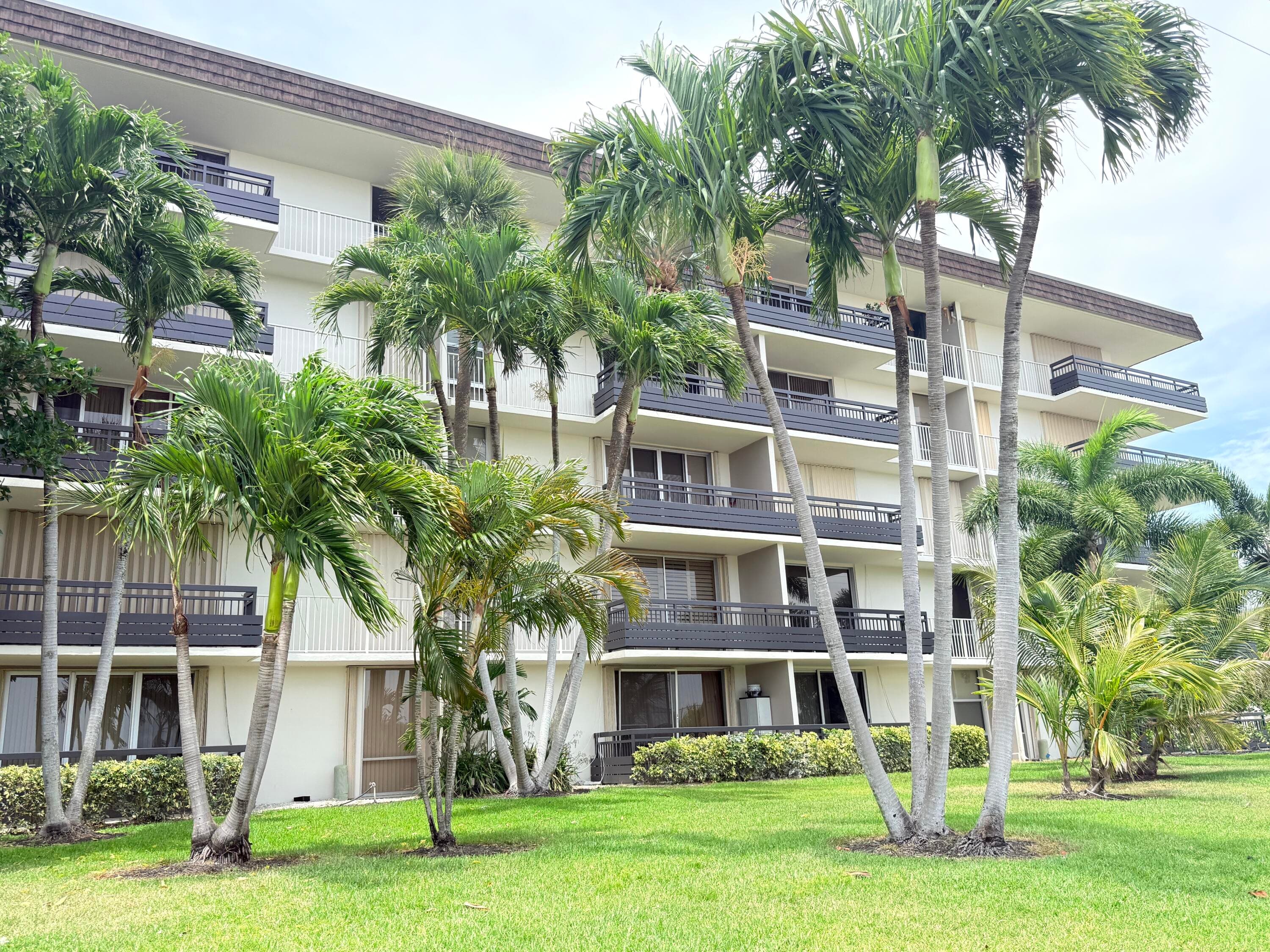 555 NW 4 Avenue 4230, Boca Raton, FL 33432 — photo 34 of 49