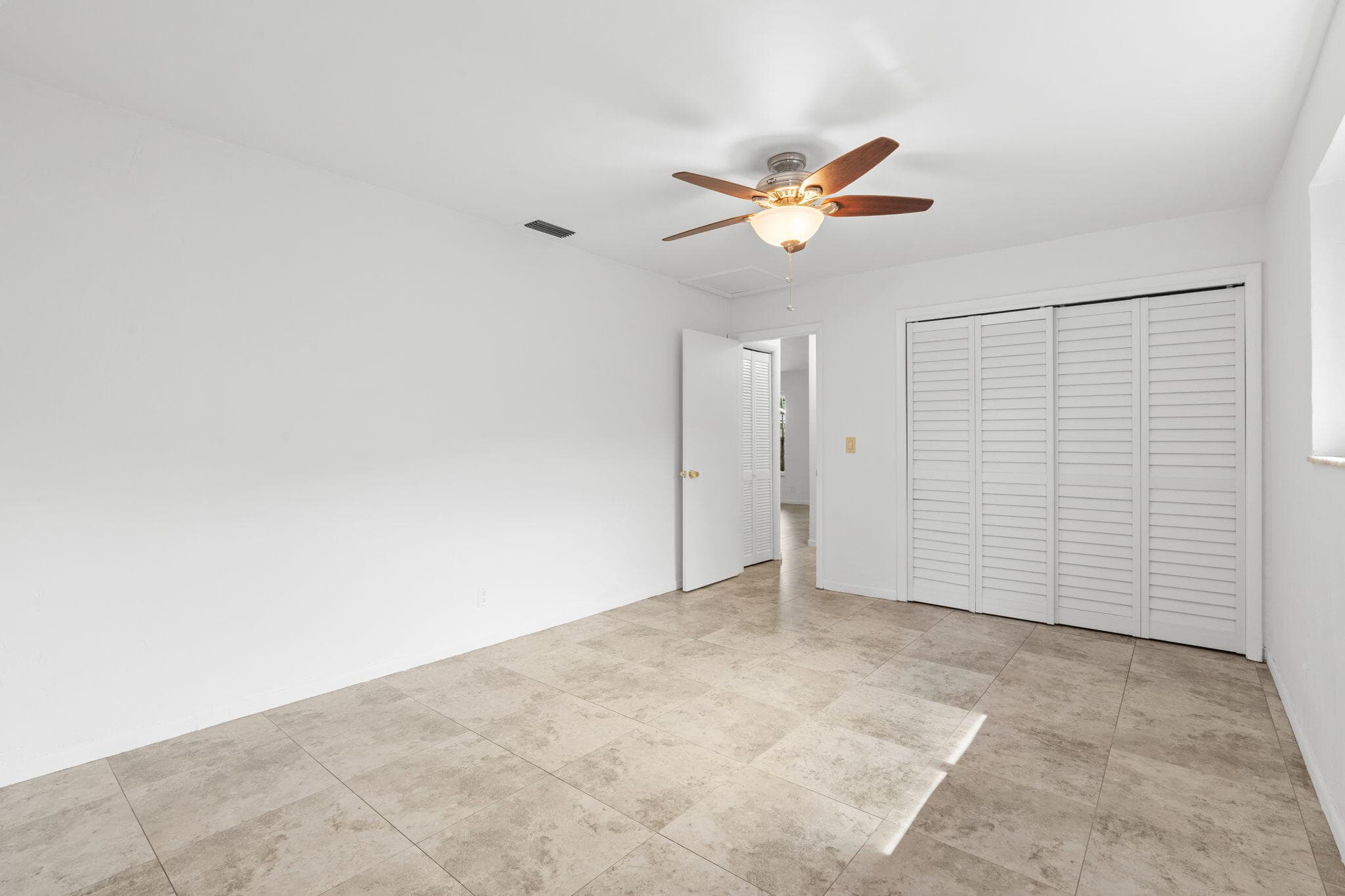 736 - 738 NE 36th Street, Oakland Park, FL 33334 — photo 17 of 39
