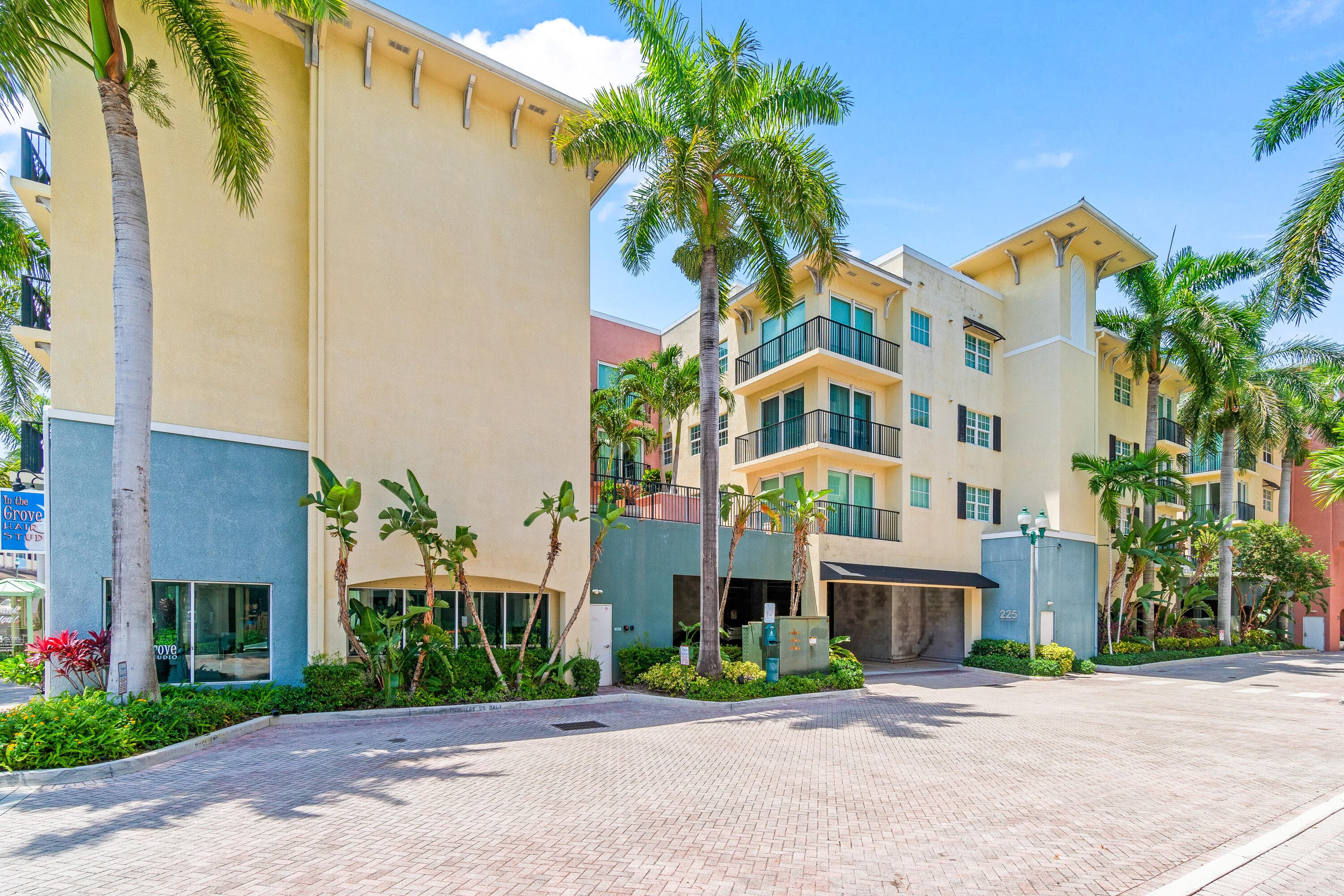 225 NE 1st Street 207, Delray Beach, FL 33444 — photo 2 of 38