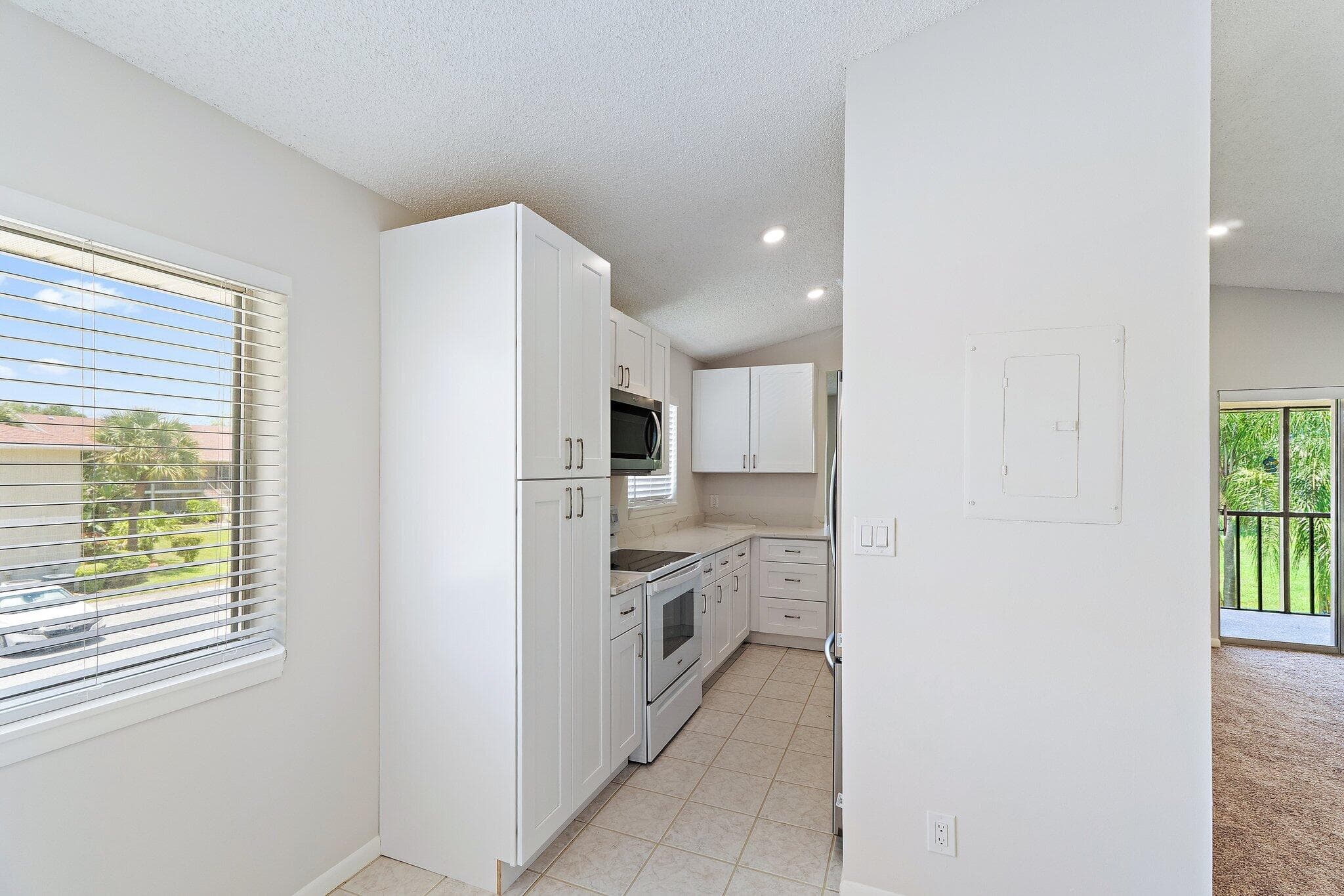 6531 Chasewood Drive H, Jupiter, FL 33458 — photo 10 of 37
