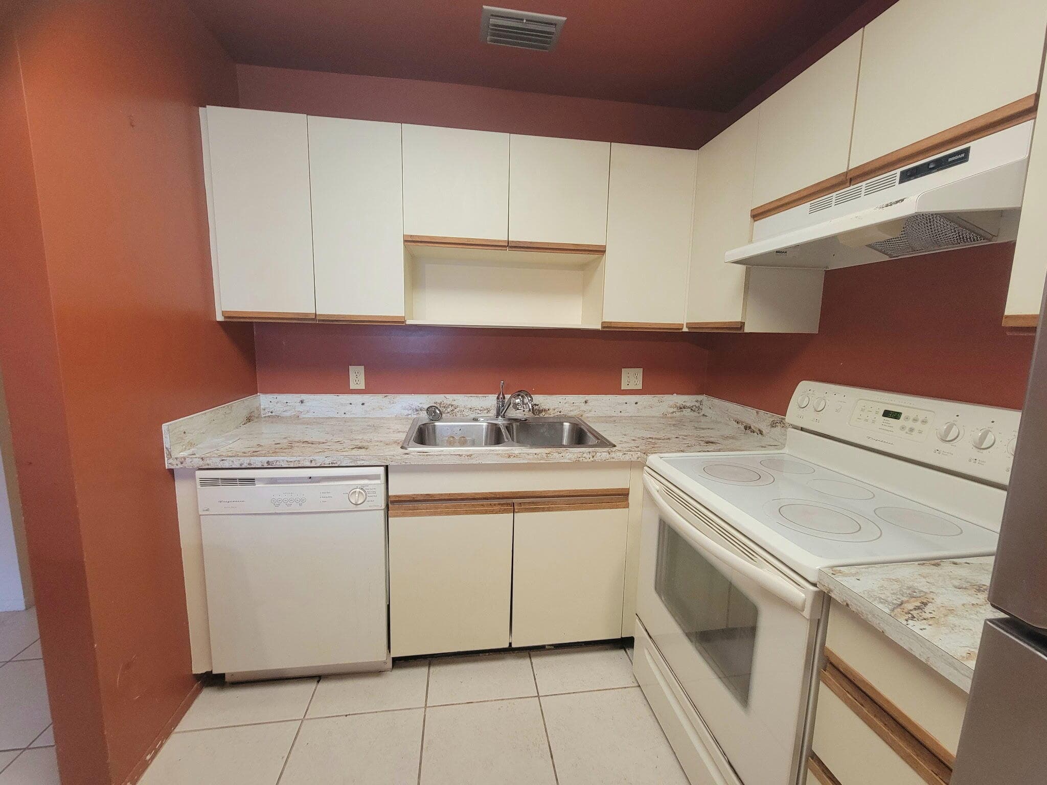 26 Lake Vista Trail Apt 104, Port St. Lucie, FL 34952 — photo 9 of 27