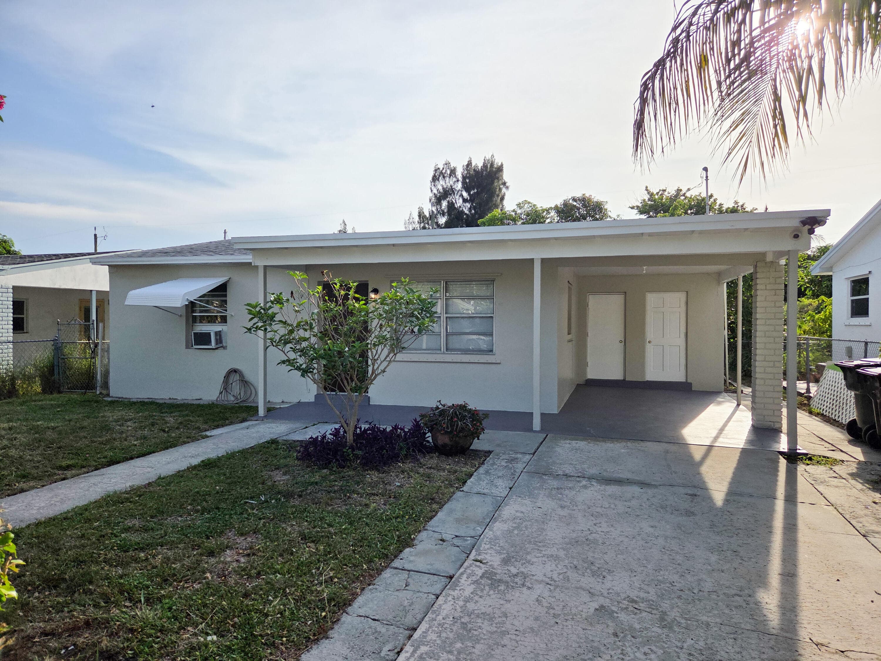 715 S C Street, Lake Worth, FL 33460 — photo 2 of 14