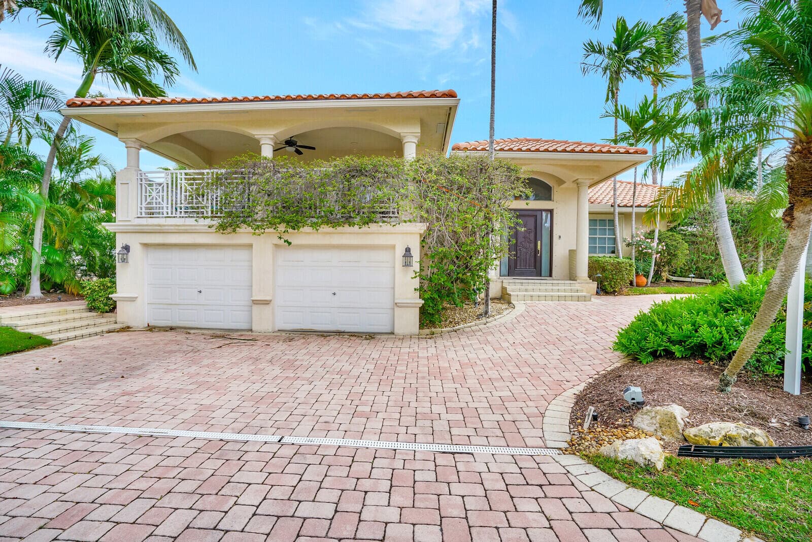 290 E Fern Drive, Boca Raton, FL 33432 — photo 3 of 51