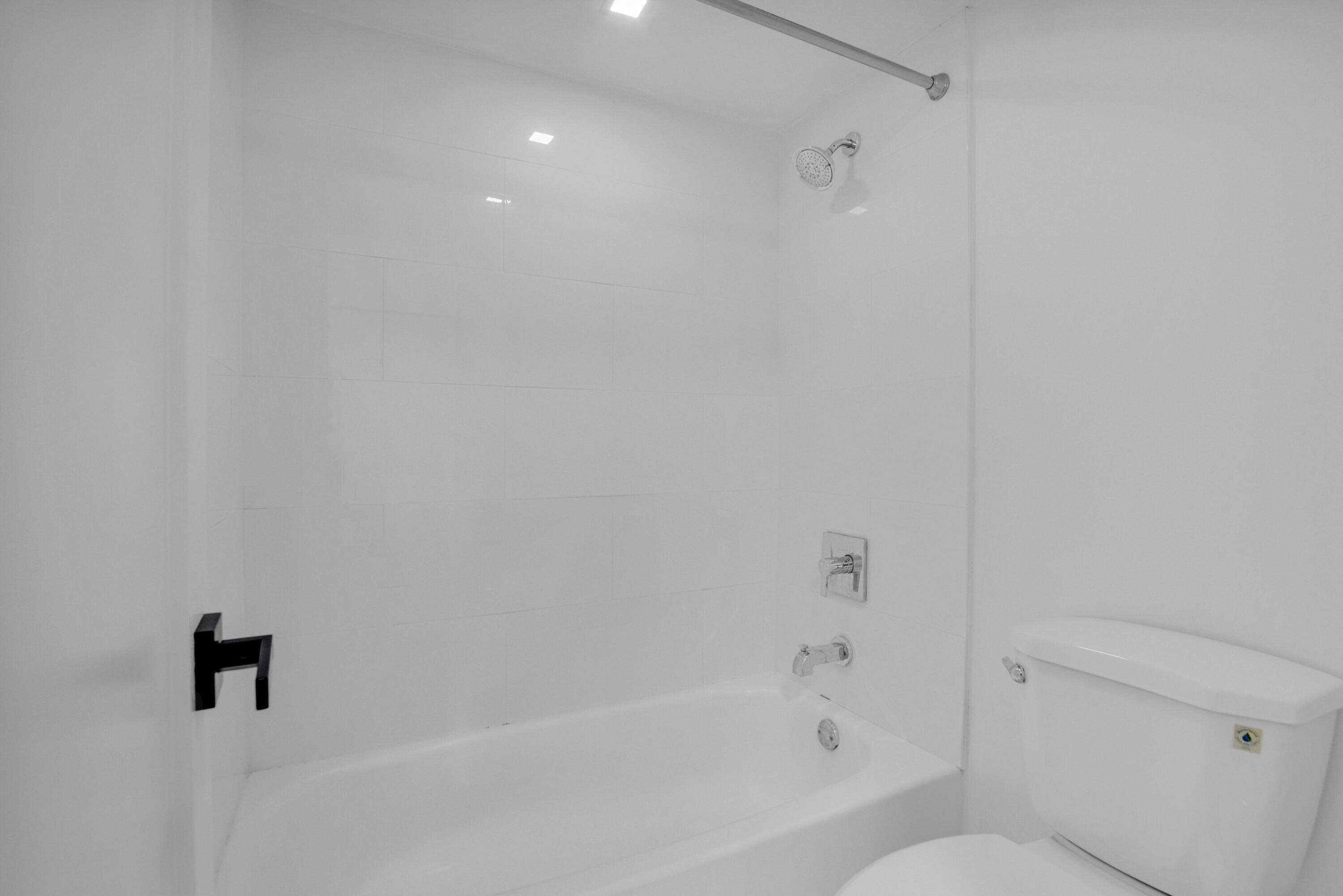 3701 N Country Club Drive 404, Aventura, FL 33180 — photo 21 of 41
