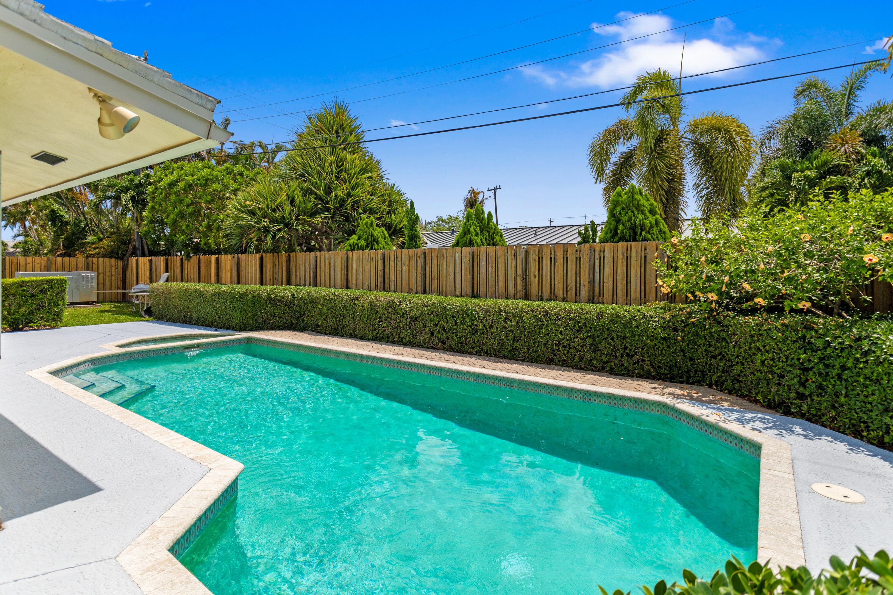 4240 NE 19th Avenue, Oakland Park, FL 33308 — photo 5 of 8