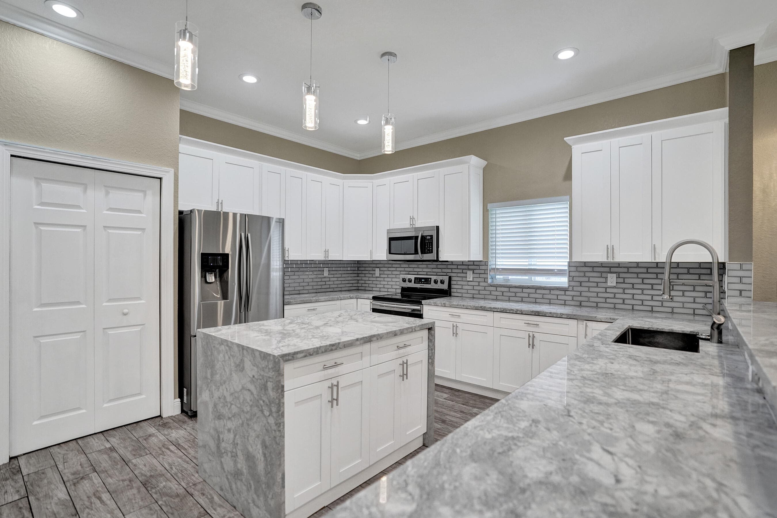 434 NW 21st Avenue, Pompano Beach, FL 33069 — photo 10 of 62