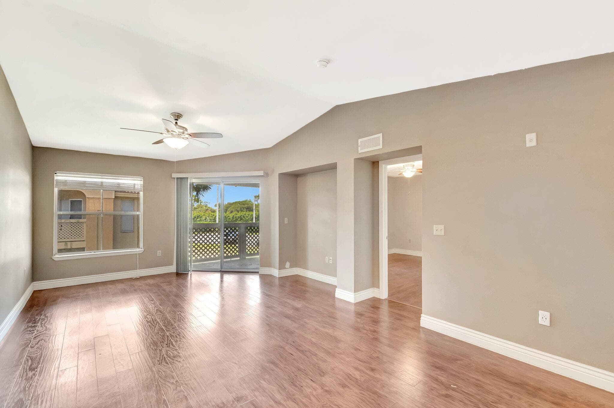 4847 Via Palm Lakes 1021, West Palm Beach, FL 33417 — photo 9 of 43