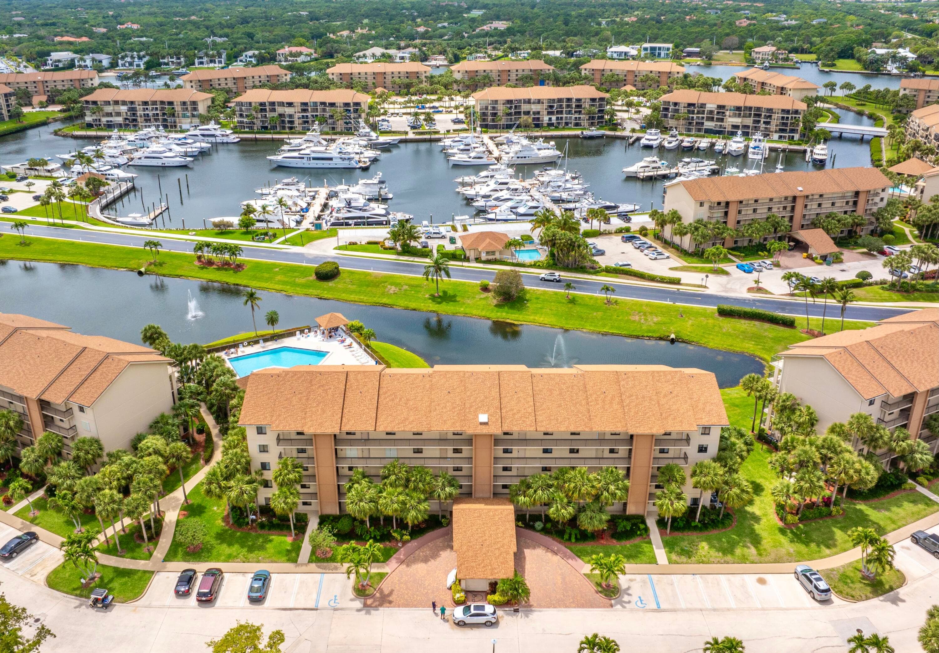 601 Seafarer Circle 104, Jupiter, FL 33477 — photo 1 of 43