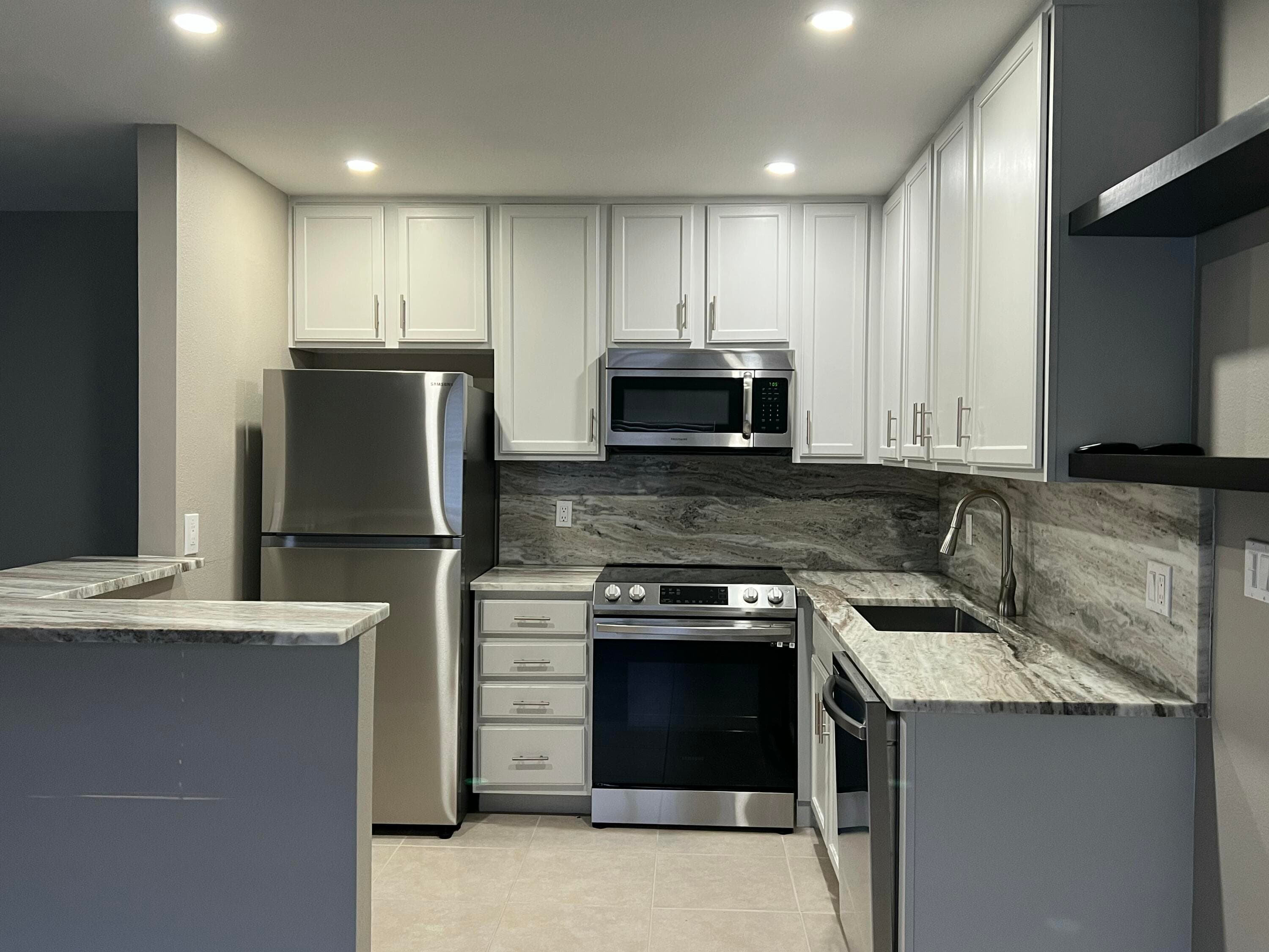 267 Flanders F, Delray Beach, FL 33484 — photo