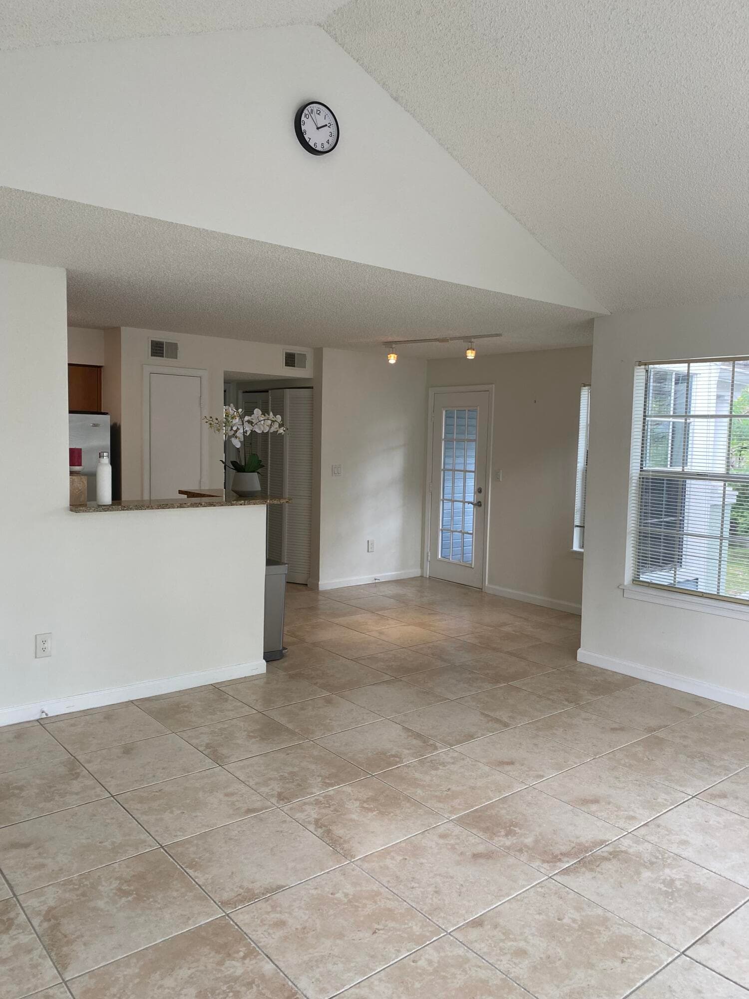 1020 Crystal Way H, Delray Beach, FL 33444 — photo 2 of 14