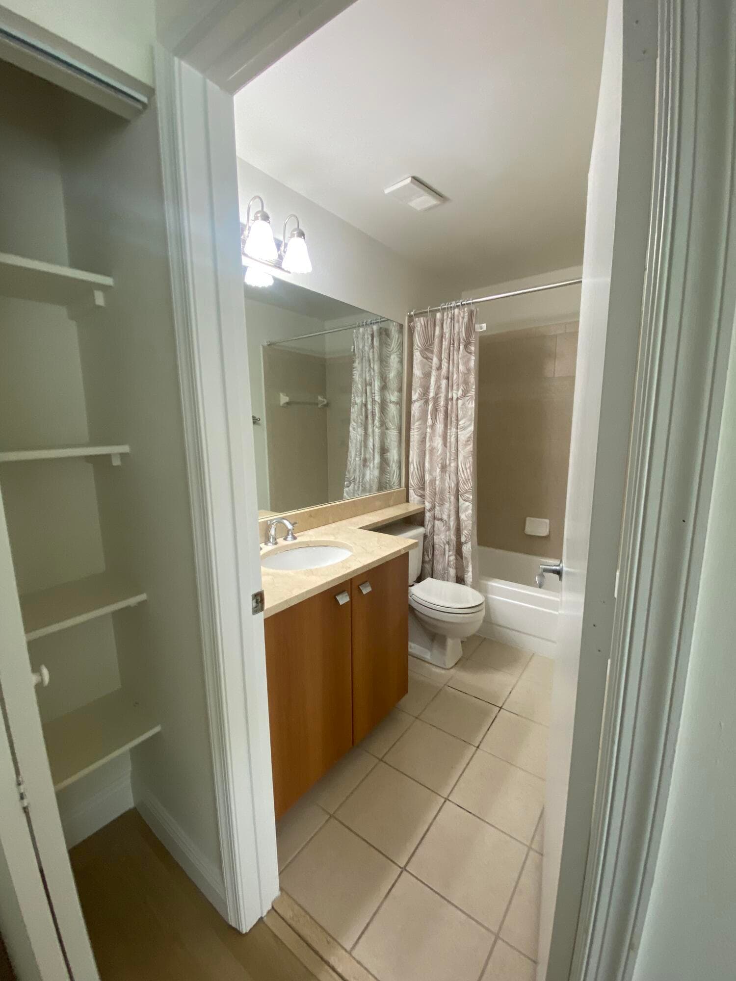 1020 Crystal Way H, Delray Beach, FL 33444 — photo 11 of 14